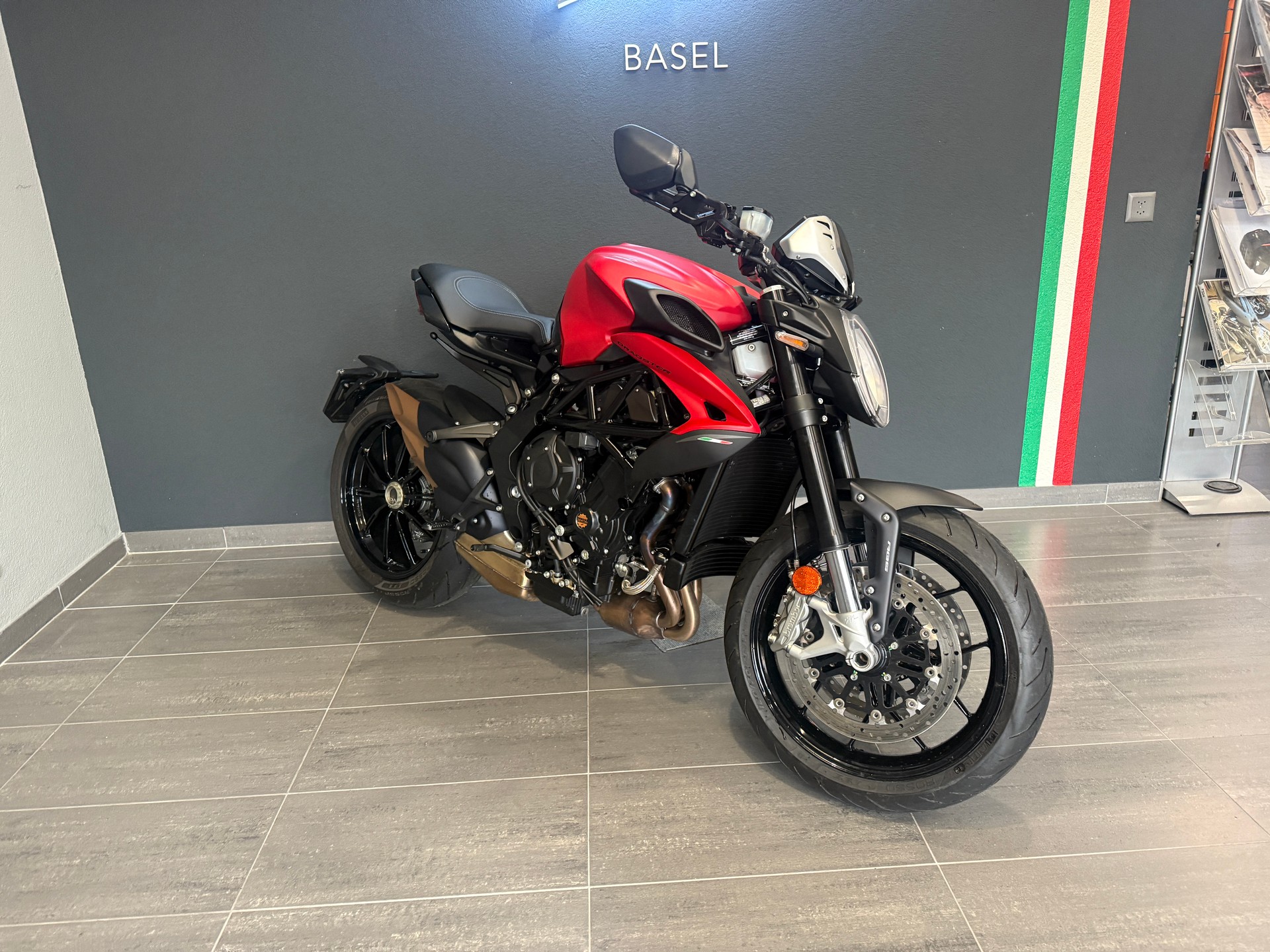 MV AGUSTA Dragster 800 Rosso-image-1