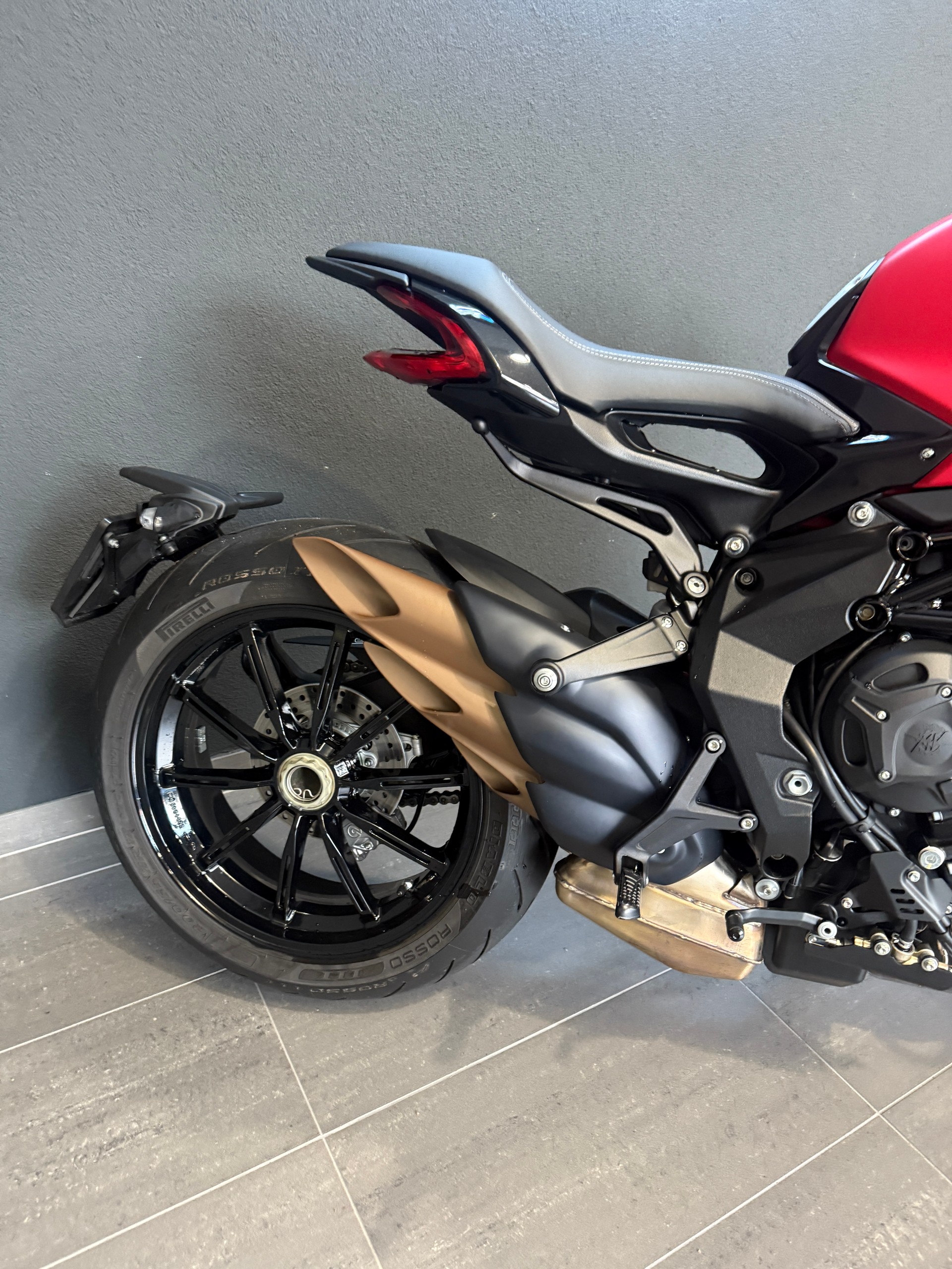 MV AGUSTA Dragster 800 Rosso-image-4