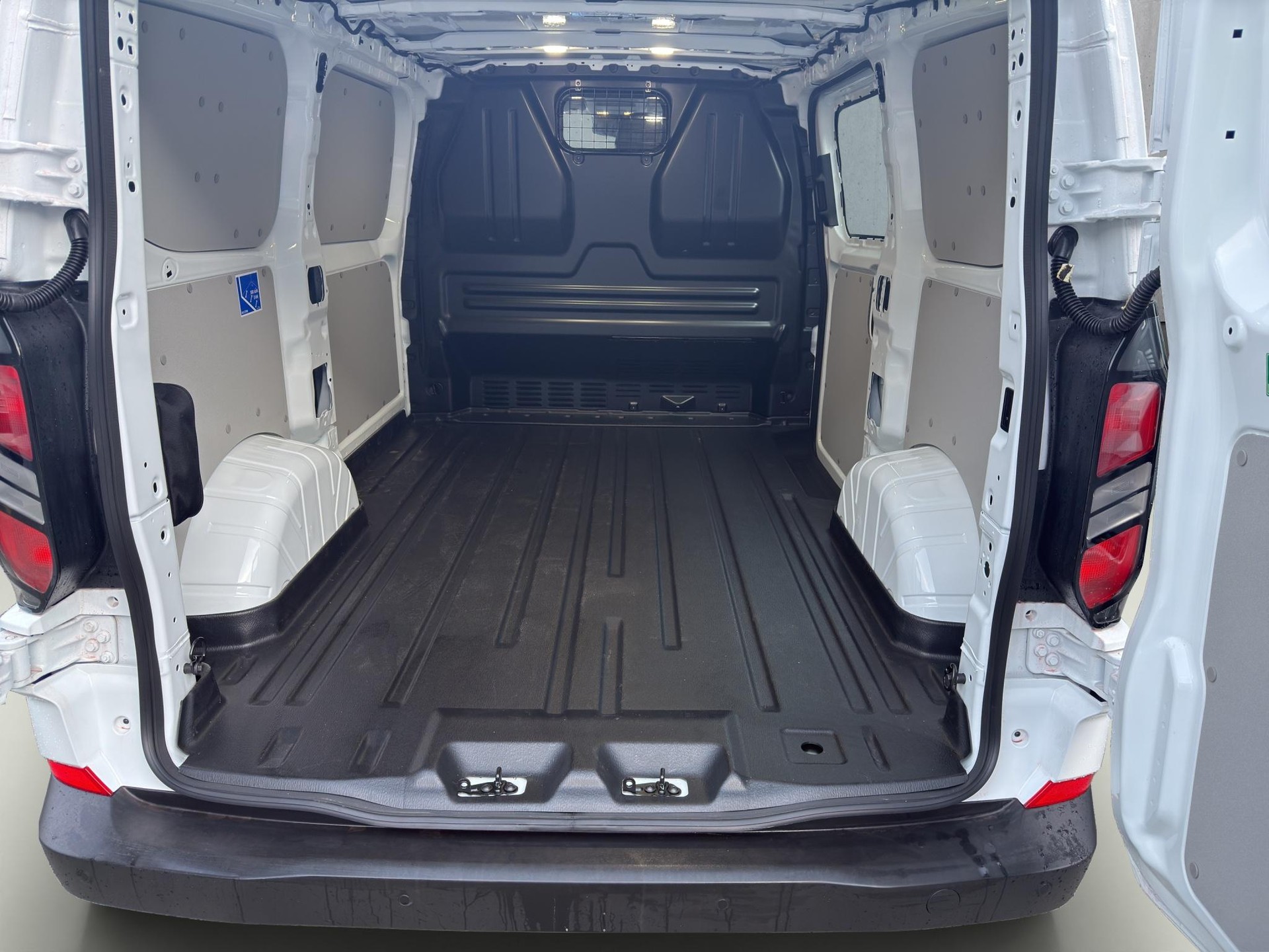 FORD Transit C Van 320 L1 2.0 EcoBlue 136 Trend-image-12