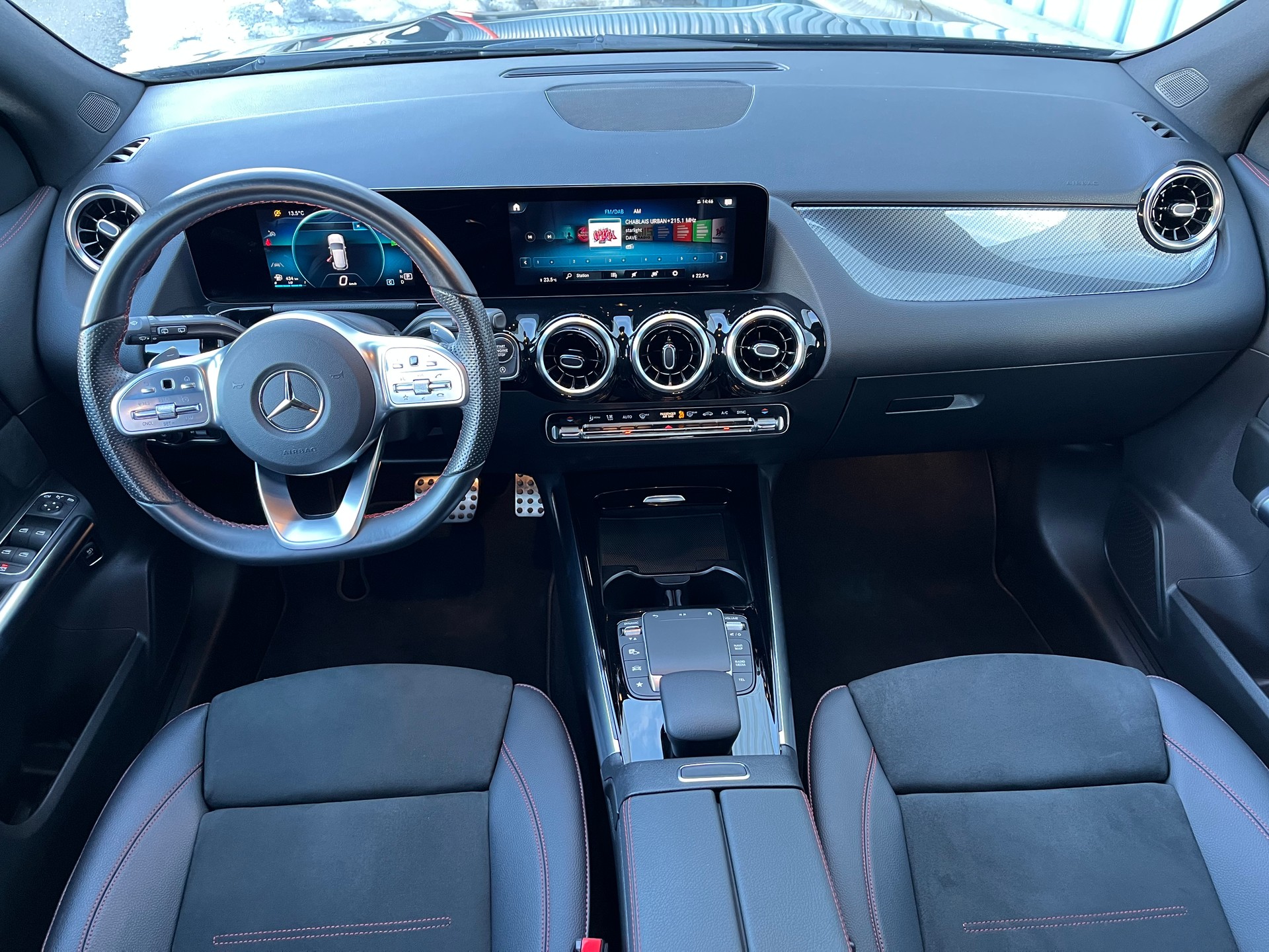 MERCEDES-BENZ GLA 200 AMG Line 7G-DCT-image-10