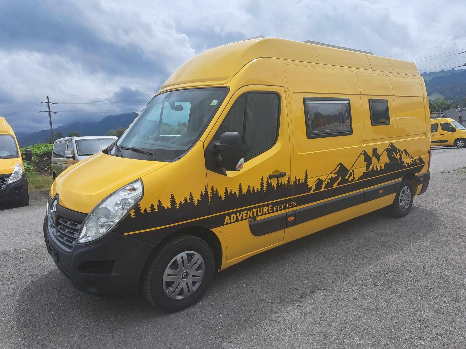RENAULT Wohnmobil-showroom-element-3