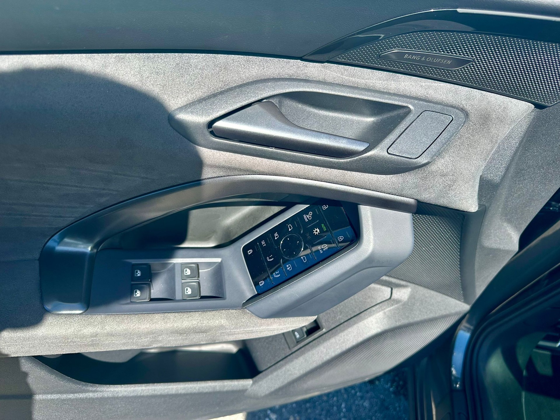 AUDI SQ5 TFSI quattro S-tronic-image-12