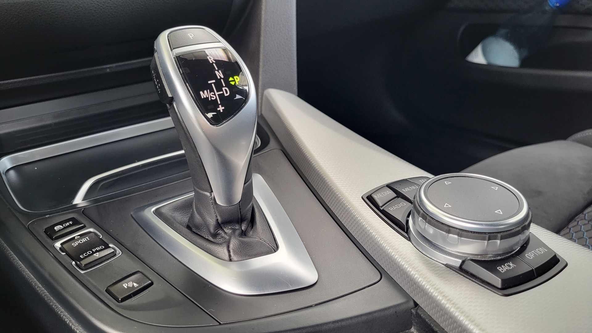 BMW 420d Gran Coupé xDrive M Sport Steptronic-image-6