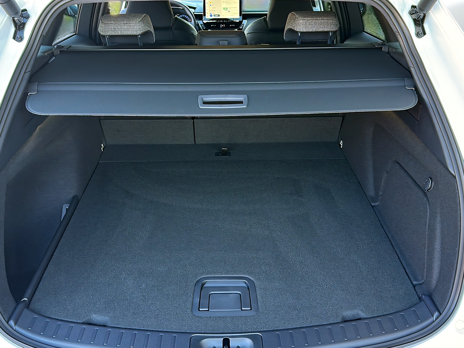 TOYOTA Corolla Touring Sports 2.0 HSD Swiss Edition e-CVT-image-14