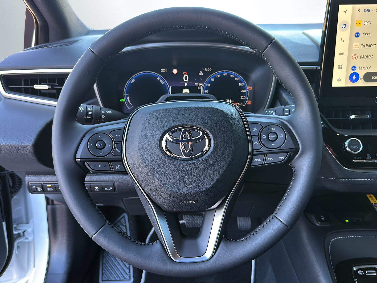 TOYOTA Corolla Touring Sports 2.0 HSD Swiss Edition e-CVT-image-6