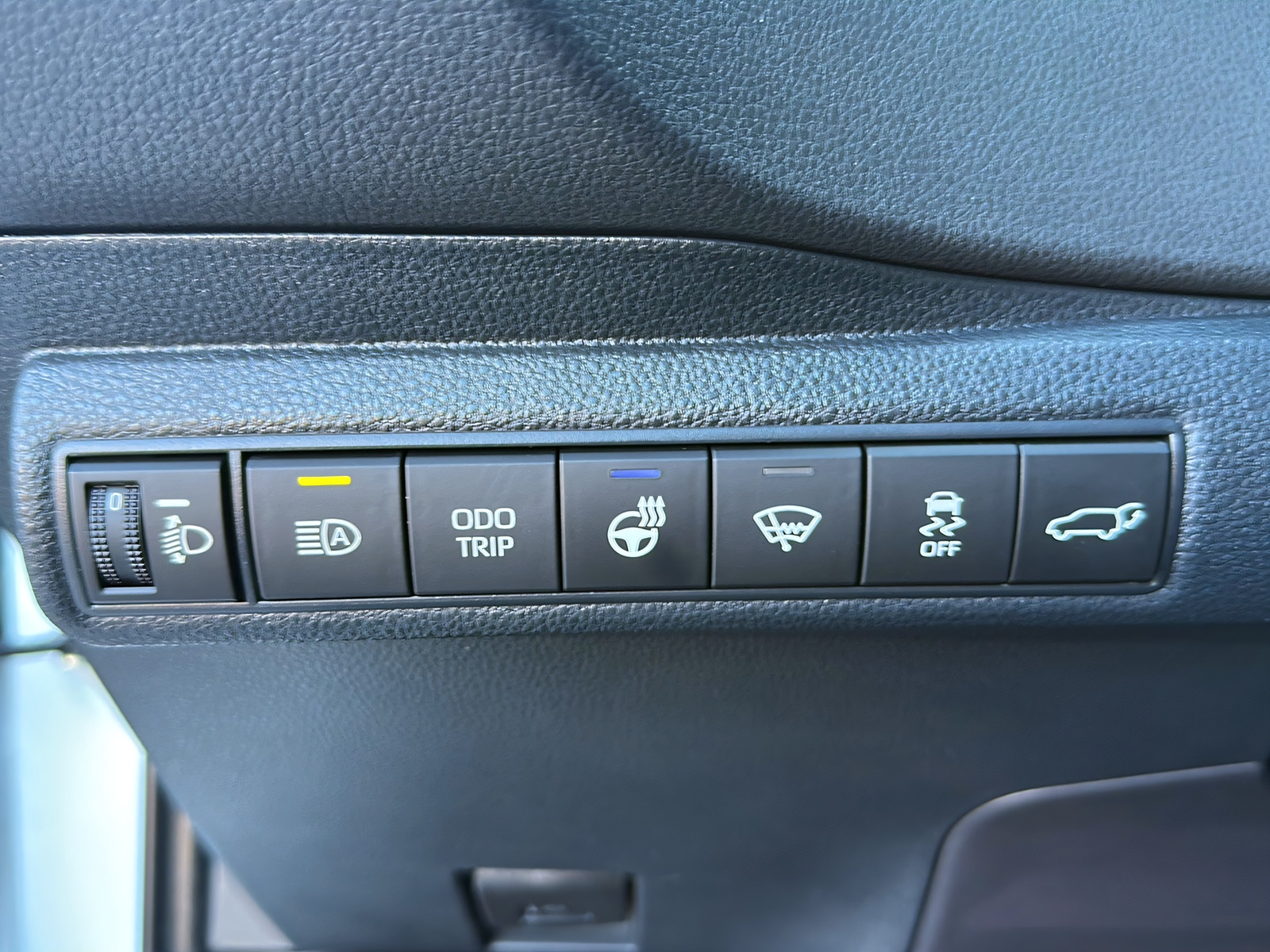 TOYOTA Corolla Touring Sports 2.0 HSD Swiss Edition e-CVT-image-8