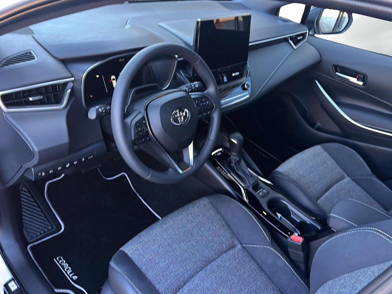 TOYOTA Corolla Touring Sports 2.0 HSD Swiss Edition e-CVT-image-4
