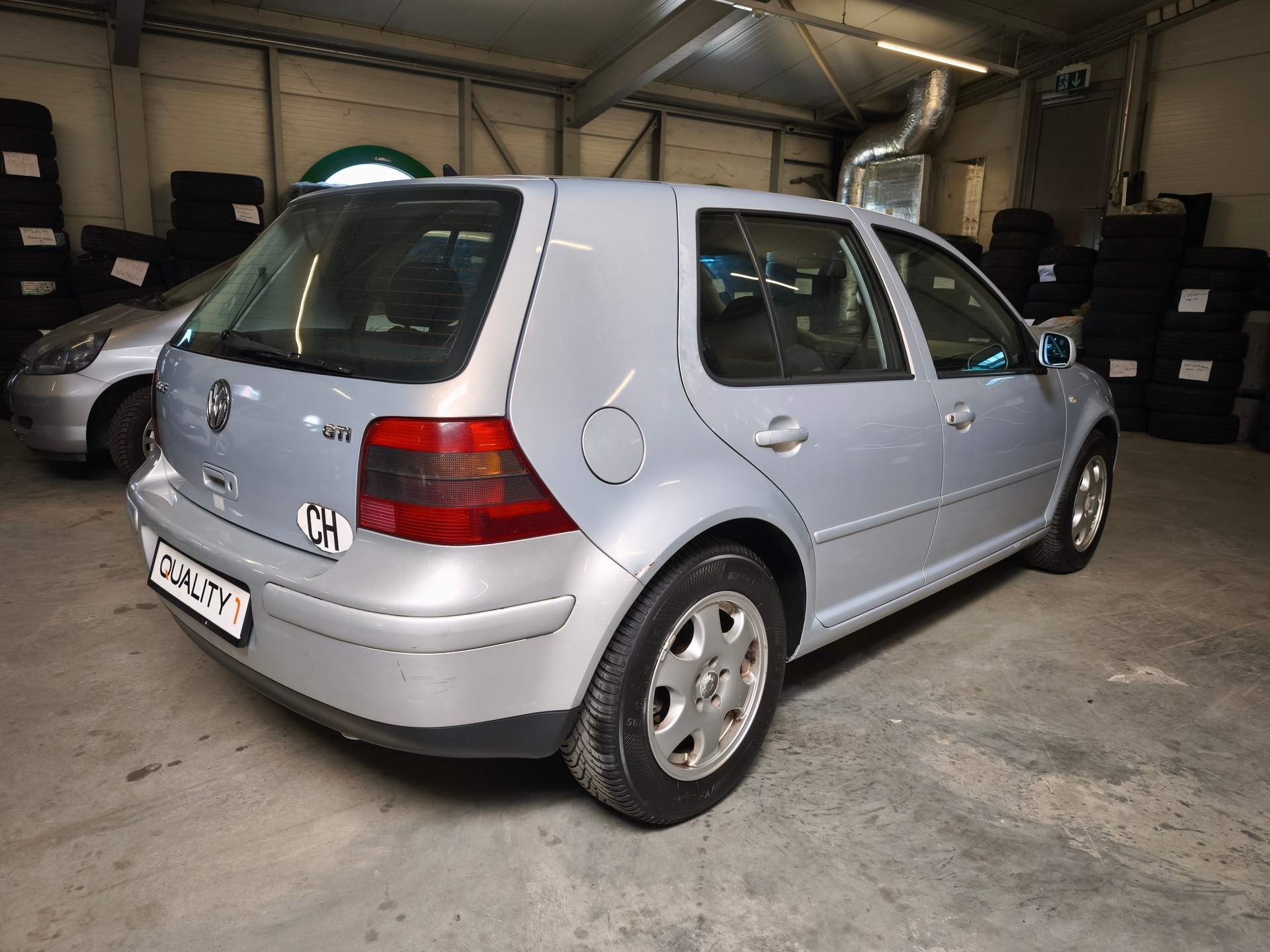 VW Golf 1.8 GTI-image-2
