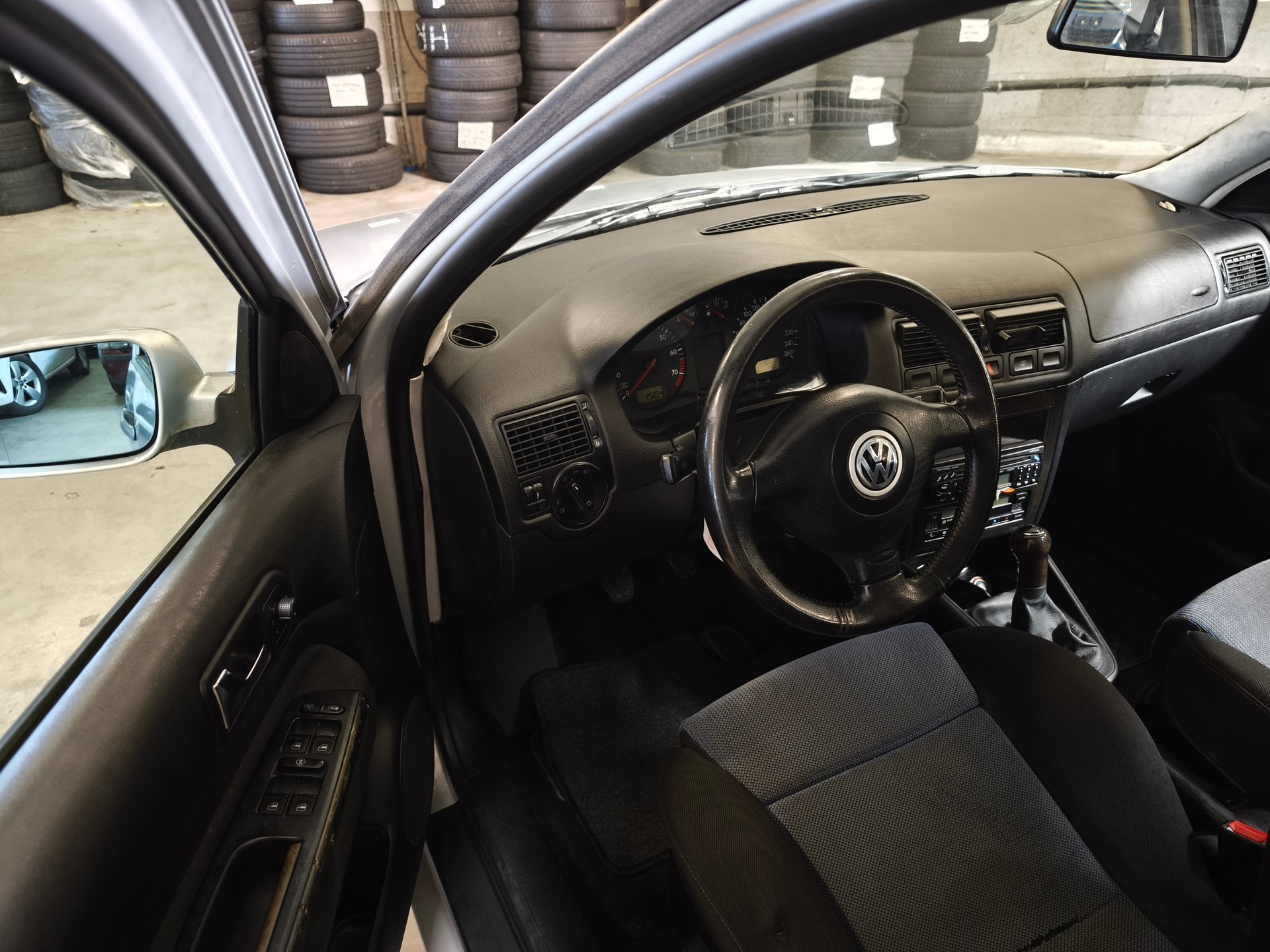 VW Golf 1.8 GTI-image-9