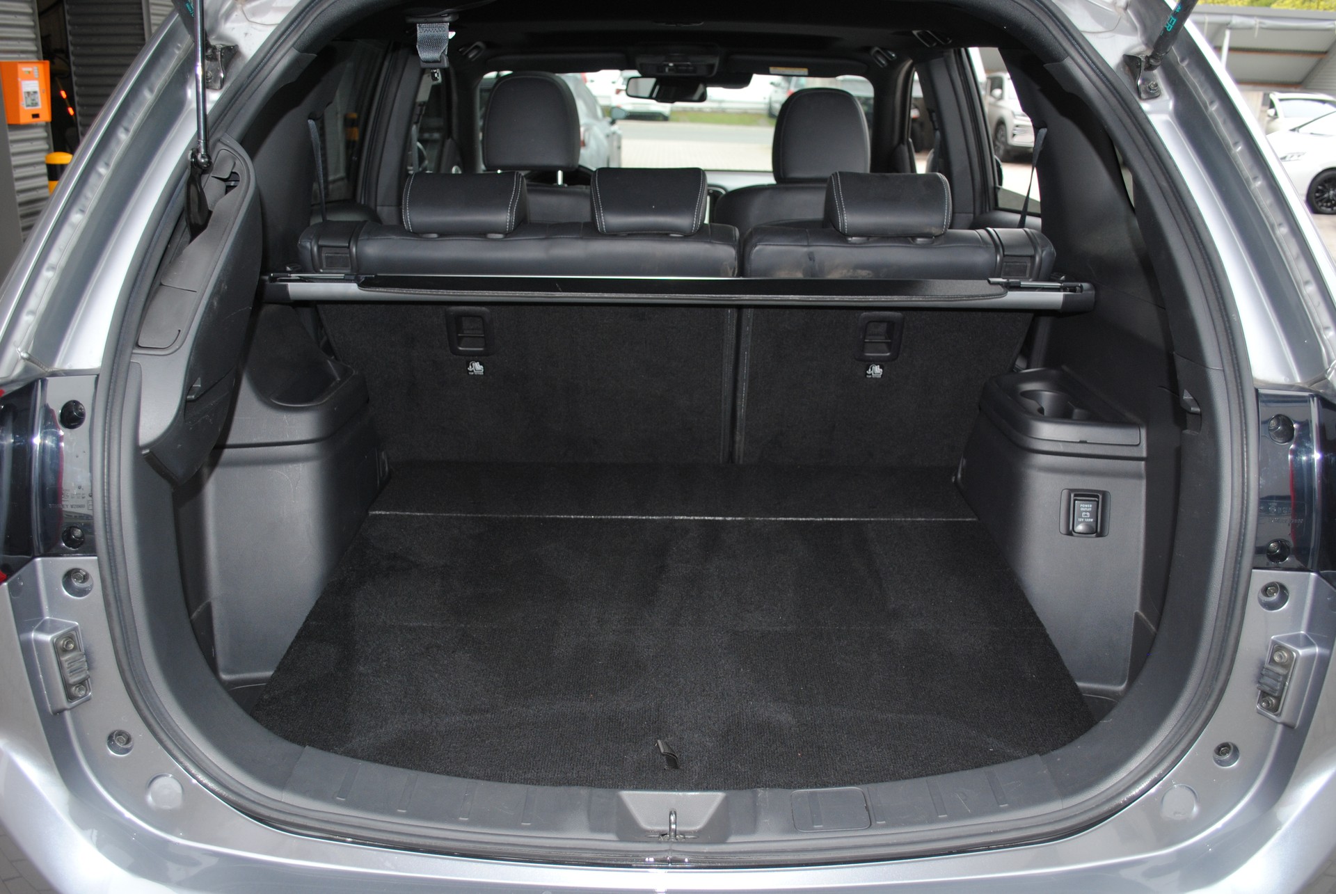 MITSUBISHI Outlander 2.4 PHEV Diamond 4WD Automatic-image-17