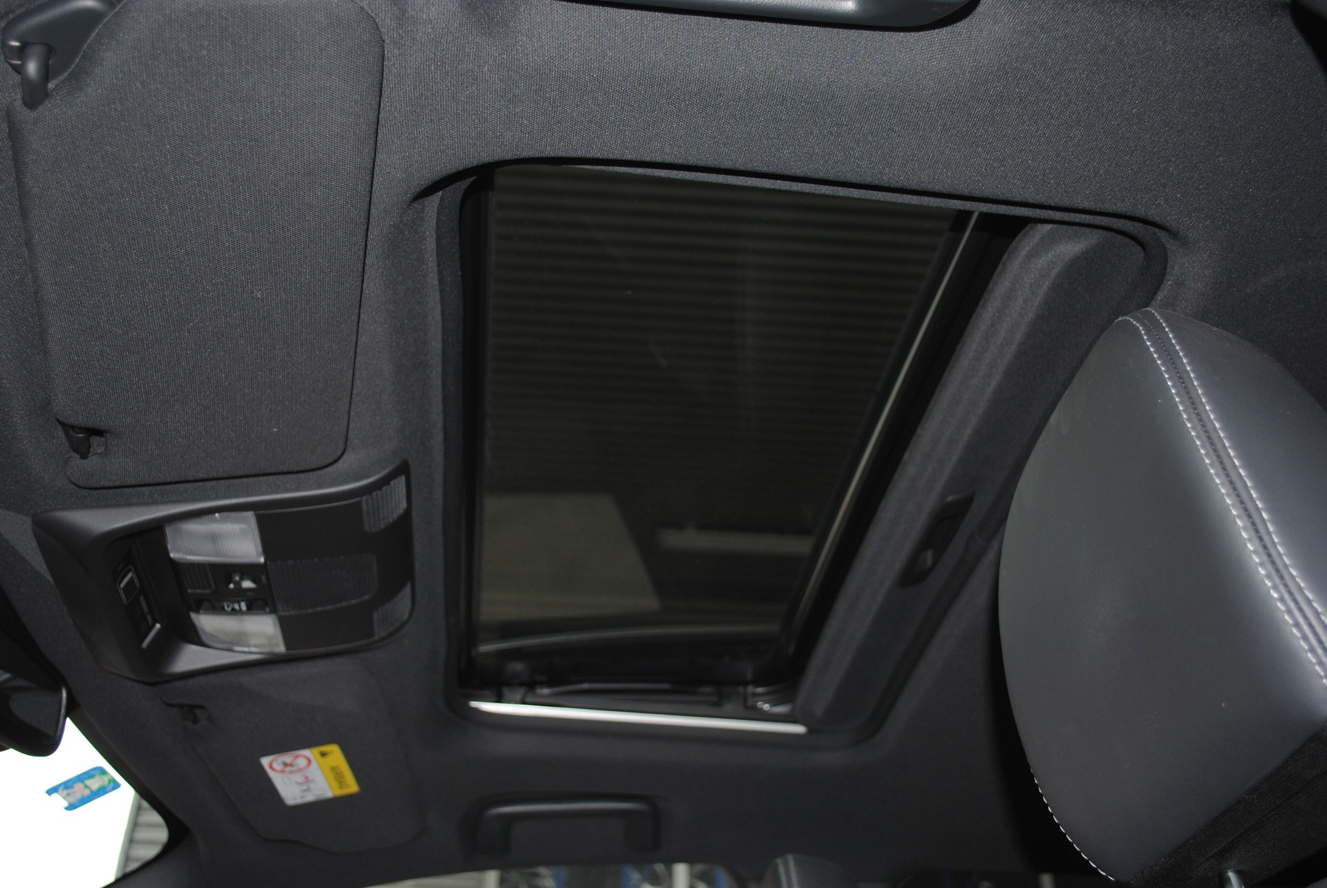 MITSUBISHI Outlander 2.4 PHEV Diamond 4WD Automatic-image-19