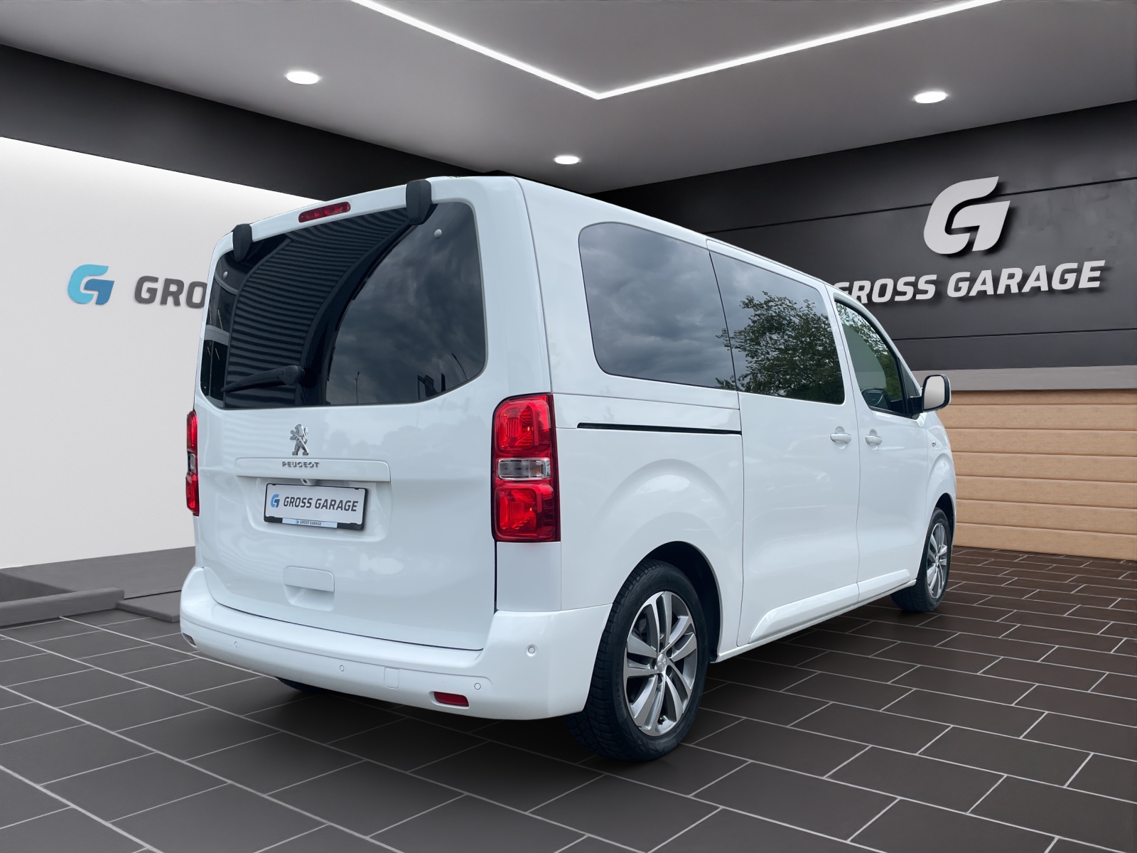 PEUGEOT eTraveller50 Allure Stand-showroom-element-3