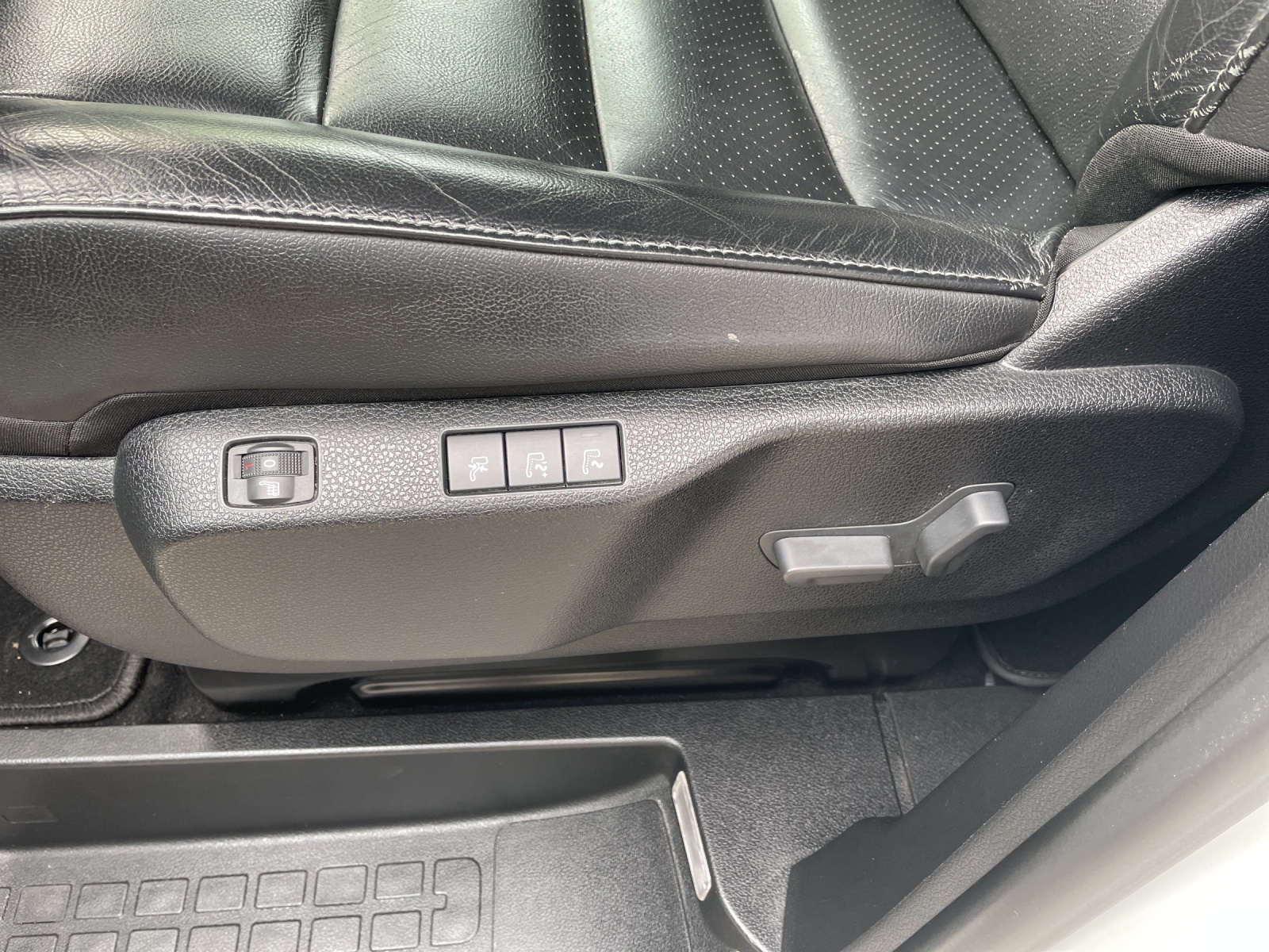 PEUGEOT eTraveller50 Allure Stand-image-11