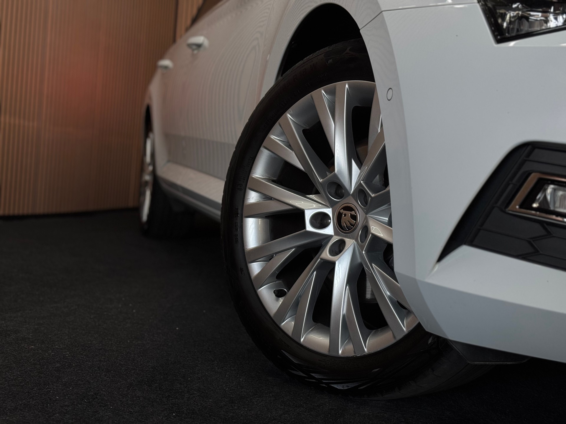 SKODA Superb Combi 2.0 TDI 200 Style 4x4 DSG | 1 Jahr Garantie | 360° Kamera | *ab CHF 199.-/ Monat*-image-7