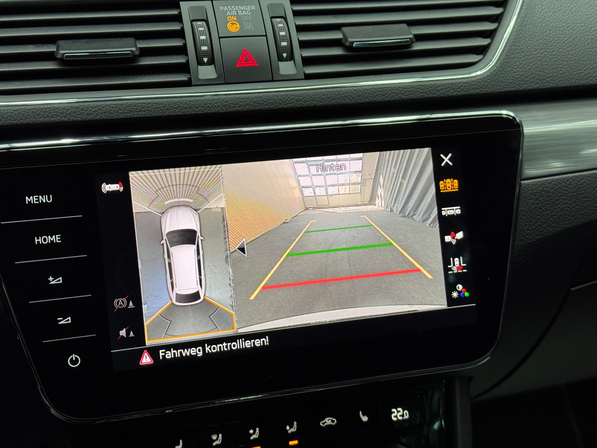 SKODA Superb Combi 2.0 TDI 200 Style 4x4 DSG | 1 Jahr Garantie | 360° Kamera | *ab CHF 199.-/ Monat*-image-24