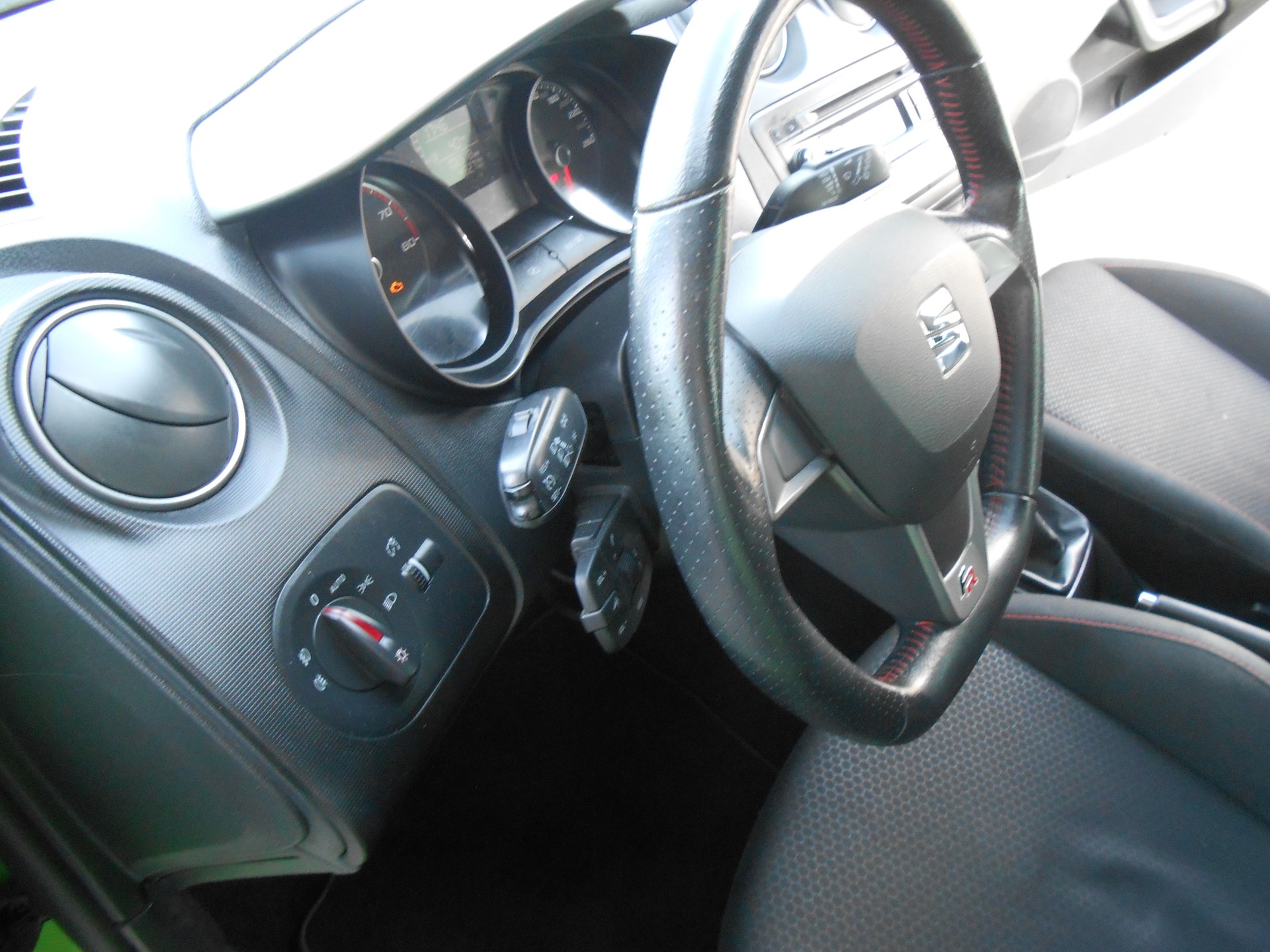 SEAT Ibiza 1.2 TSI FR Viva-image-10