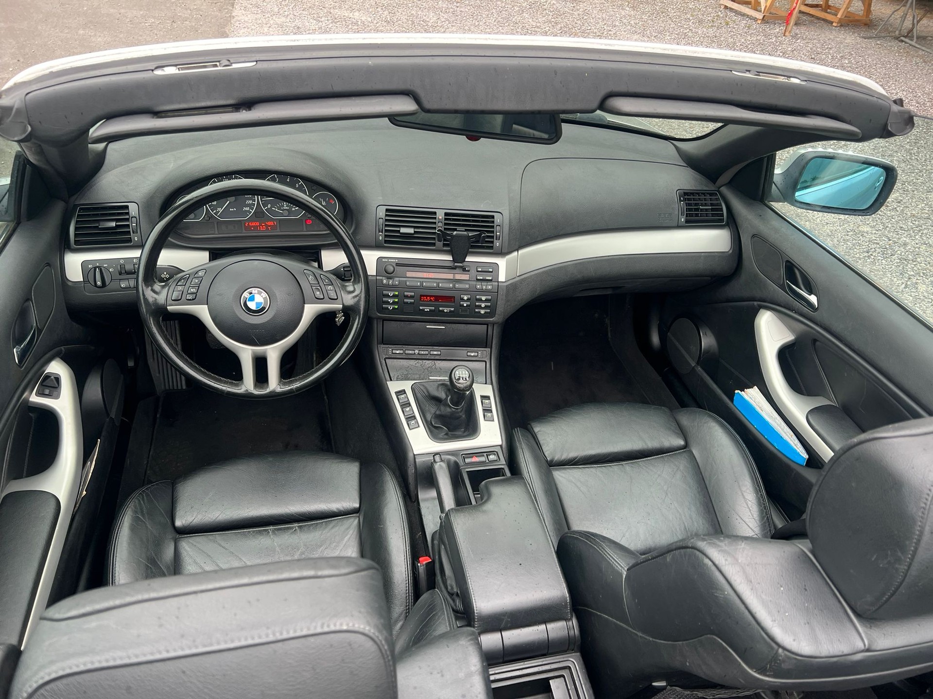 BMW 330Ci Cabriolet-image-12