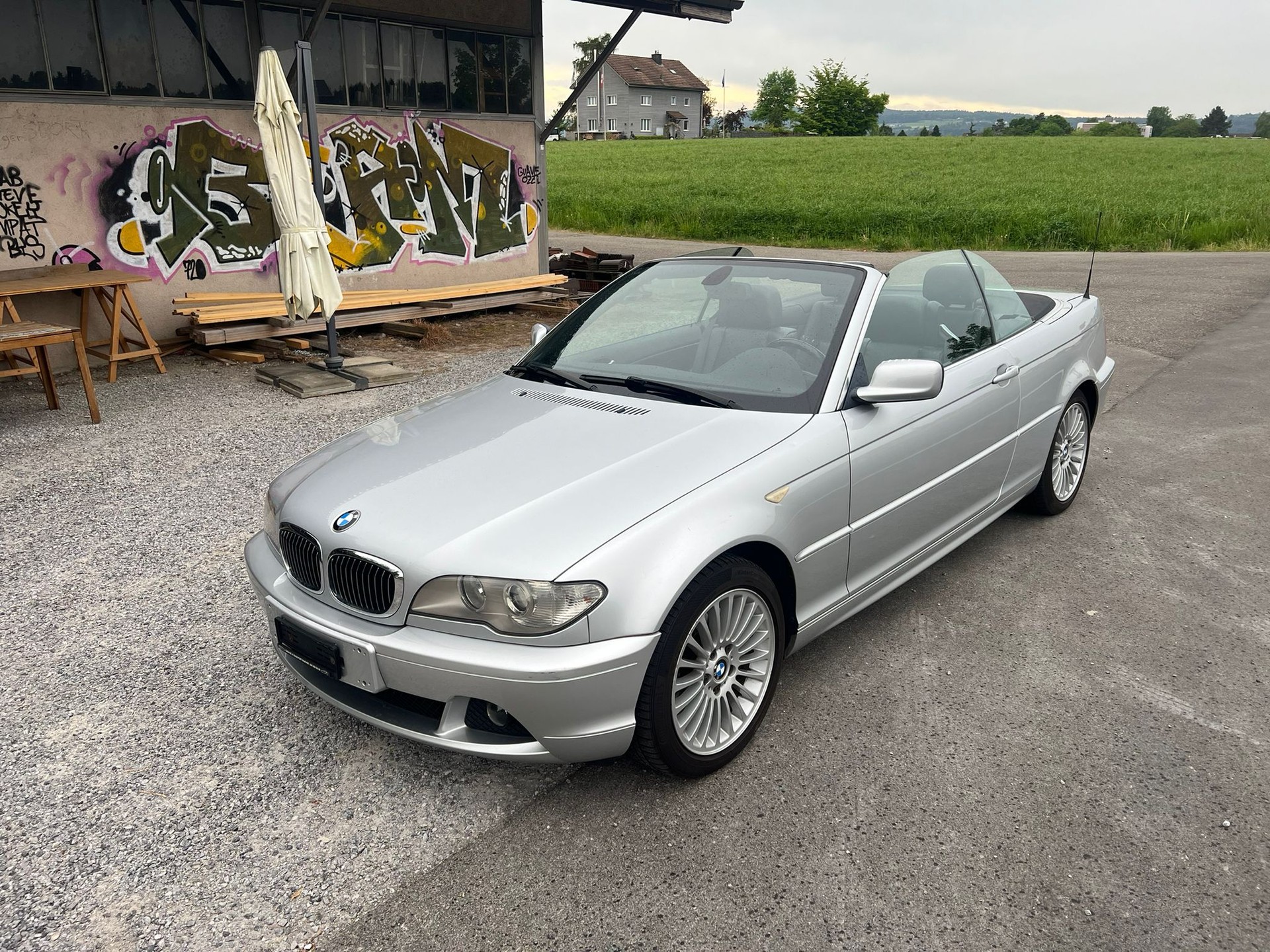 BMW 330Ci Cabriolet-image-3