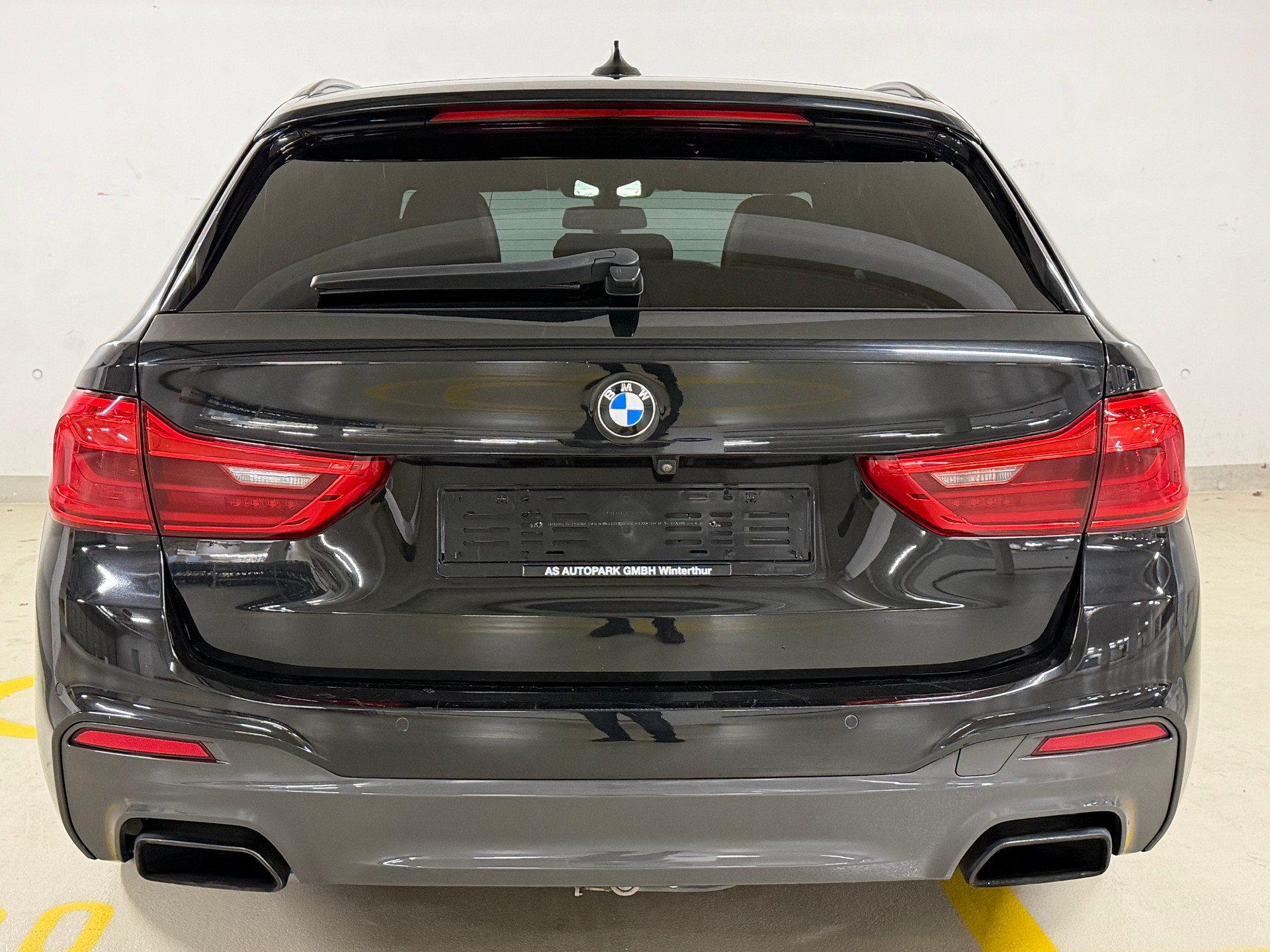 BMW M550d xDrive Touring Steptronic-image-5