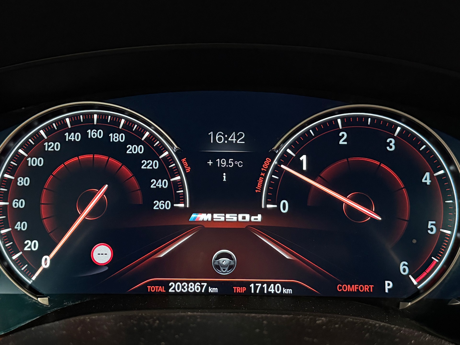 BMW M550d xDrive Touring Steptronic-image-17