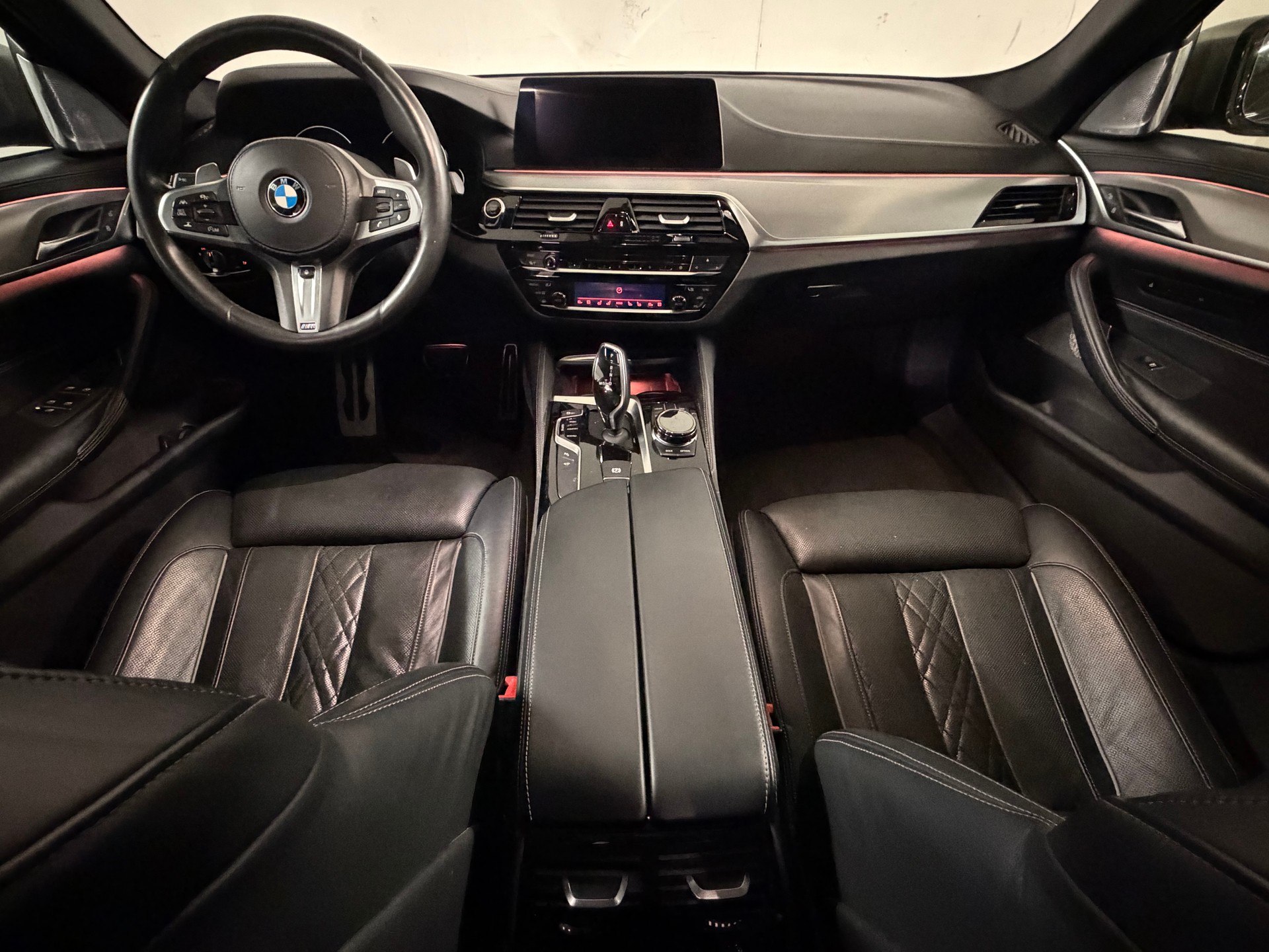 BMW M550d xDrive Touring Steptronic-image-12