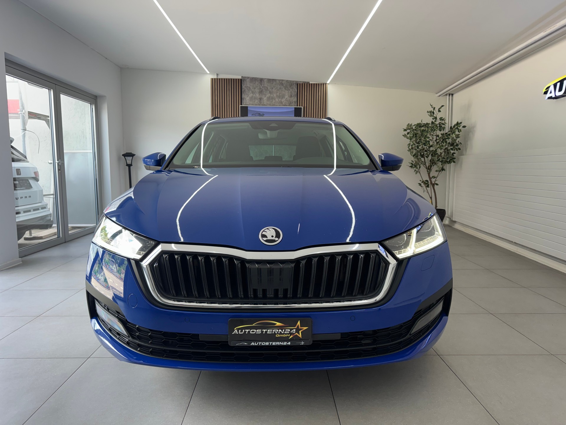 SKODA Octavia Combi 2.0 TDI DSG Style*CH-Fahrzeug*Frisch MFK*-showroom-element-2