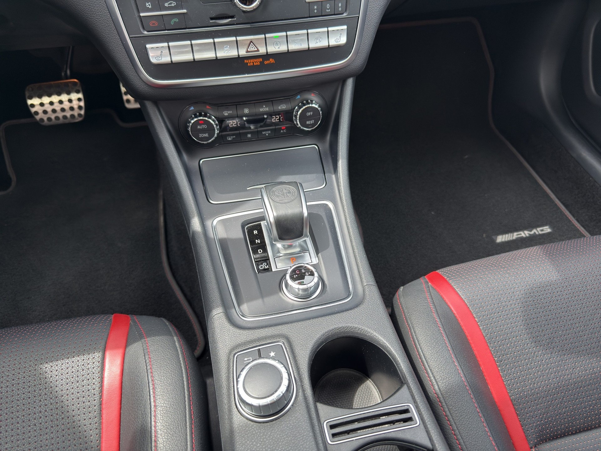 MERCEDES-BENZ CLA Shooting Brake 45 AMG 4Matic Speedshift-image-11