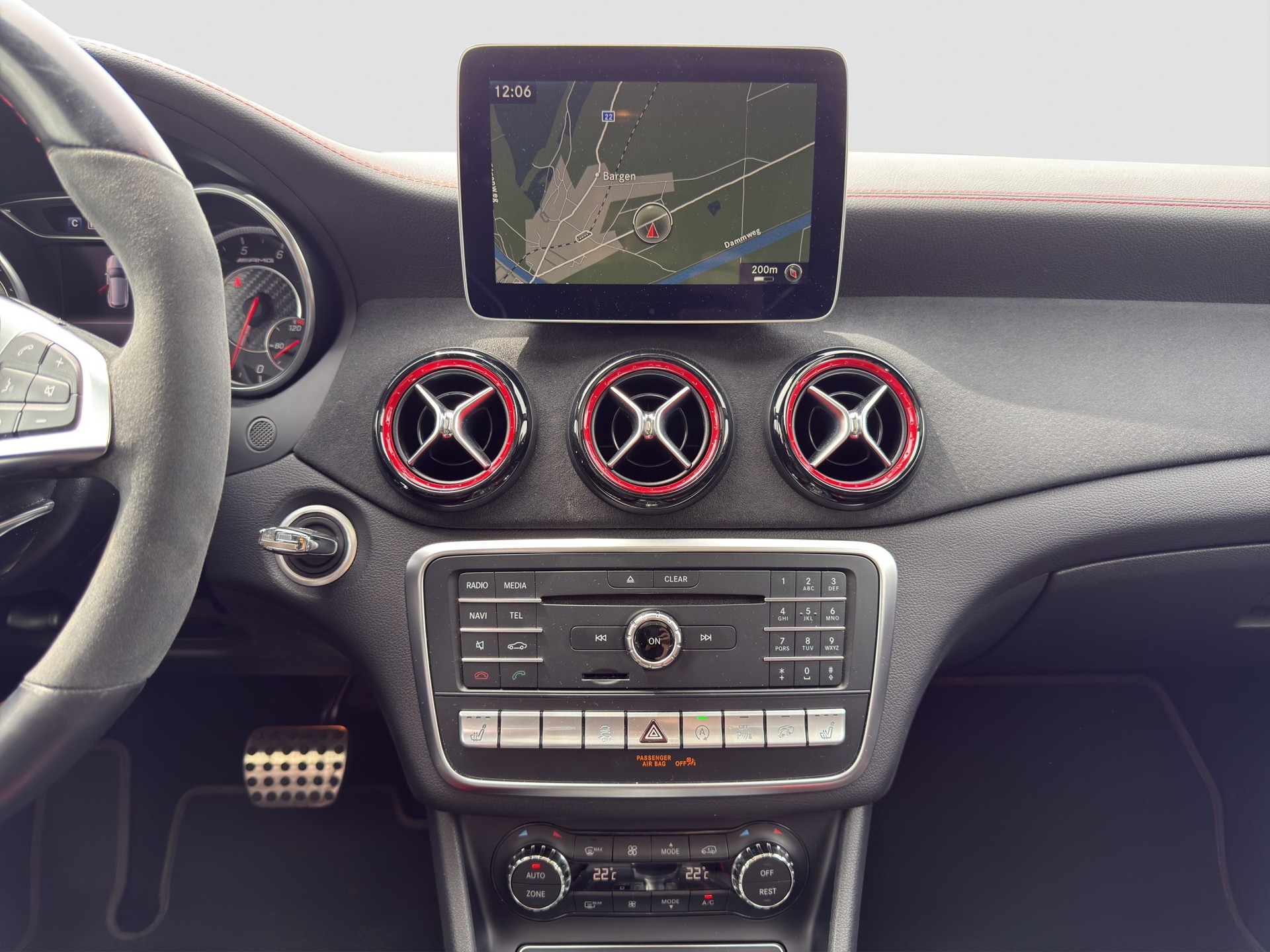 MERCEDES-BENZ CLA Shooting Brake 45 AMG 4Matic Speedshift-image-10