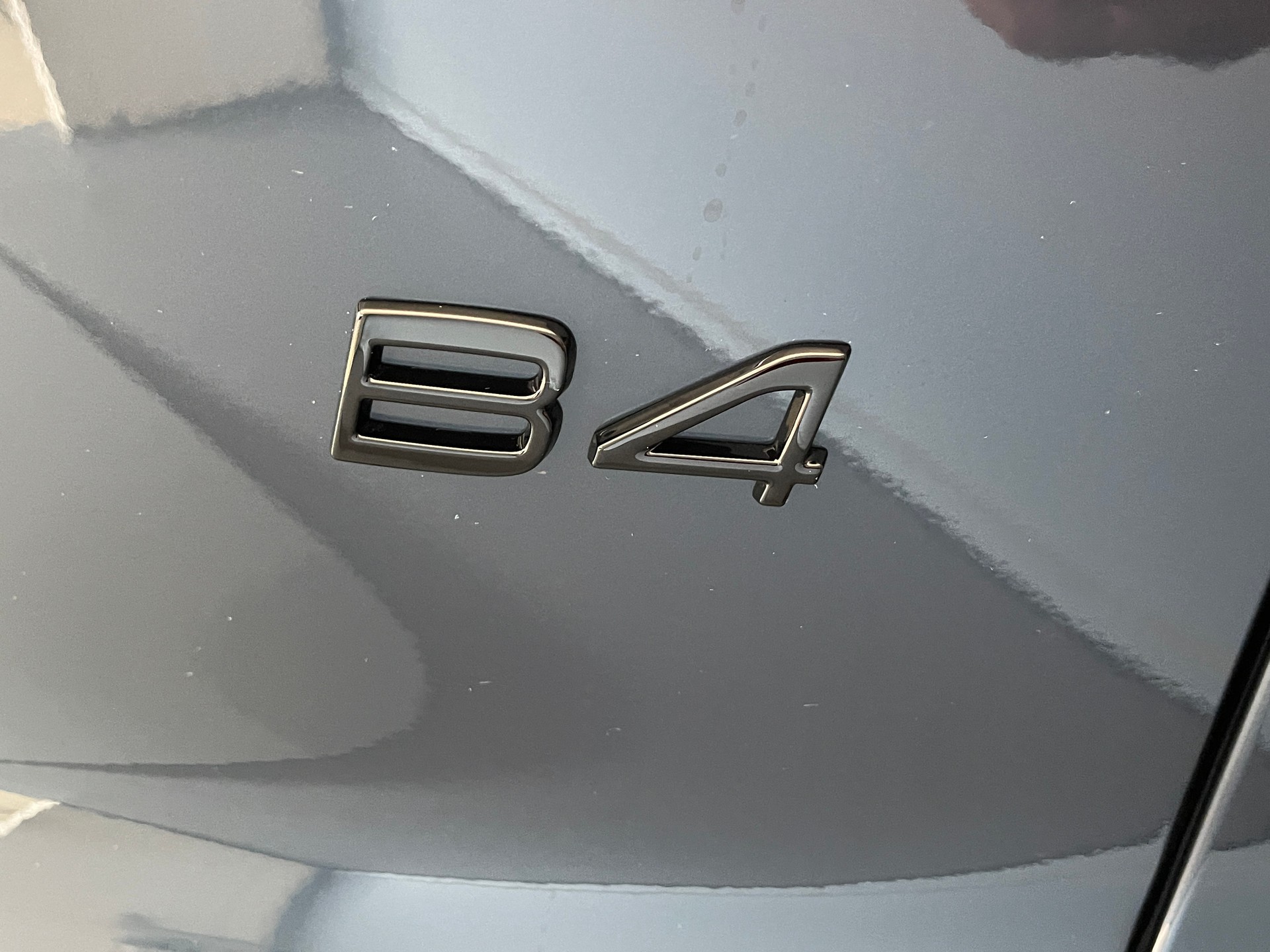 VOLVO XC40 2.0 B4 MH Black Edition-image-6