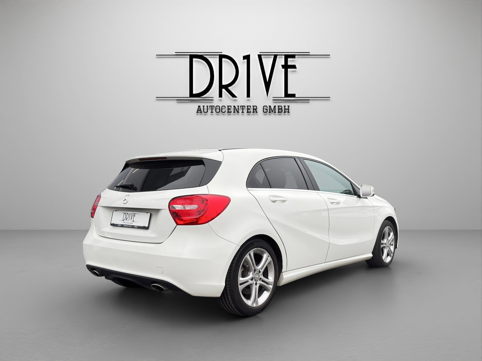 MERCEDES-BENZ A 220 Urban 4Matic 7G-DCT-image-4