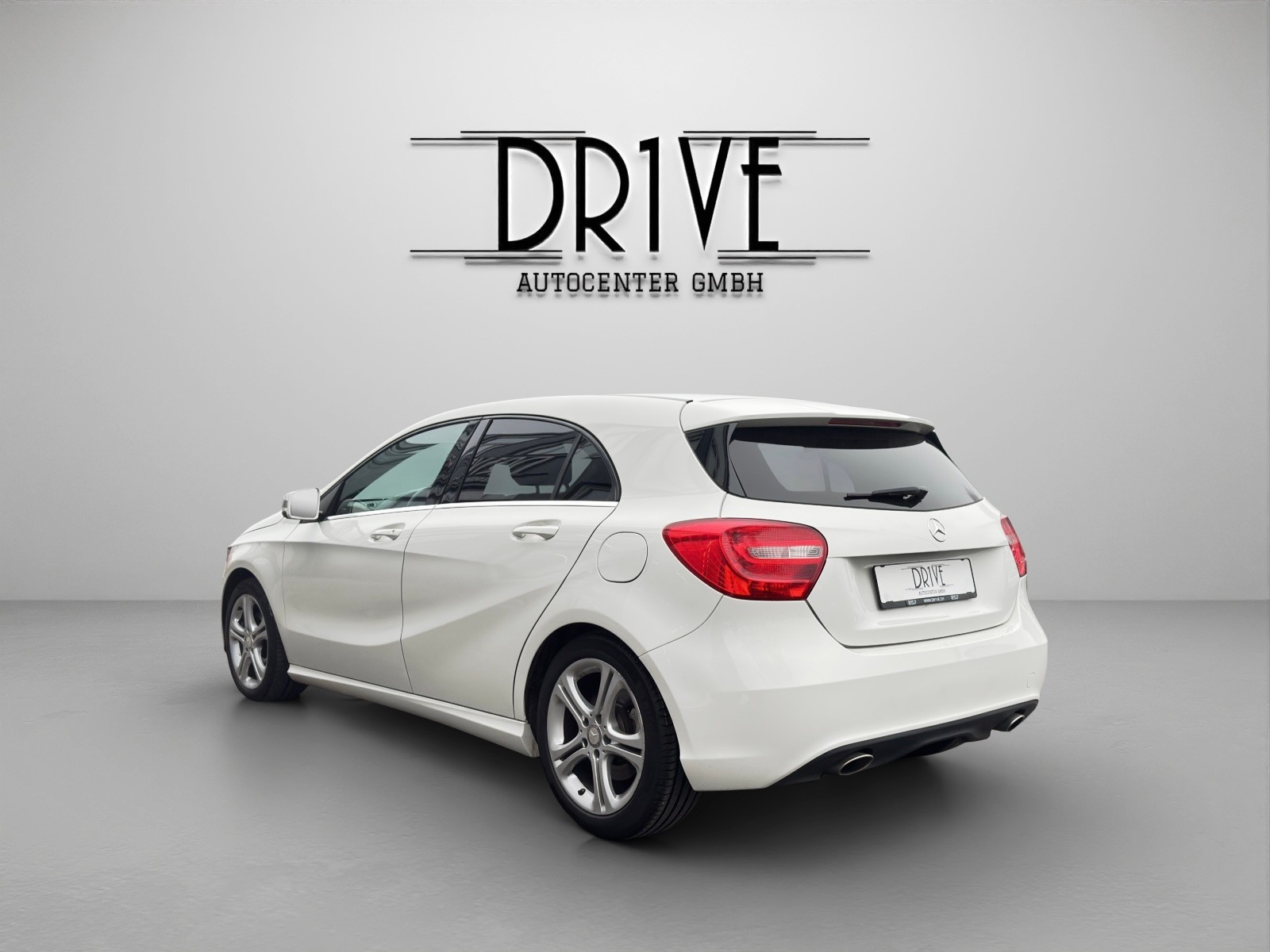 MERCEDES-BENZ A 220 Urban 4Matic 7G-DCT-image-6