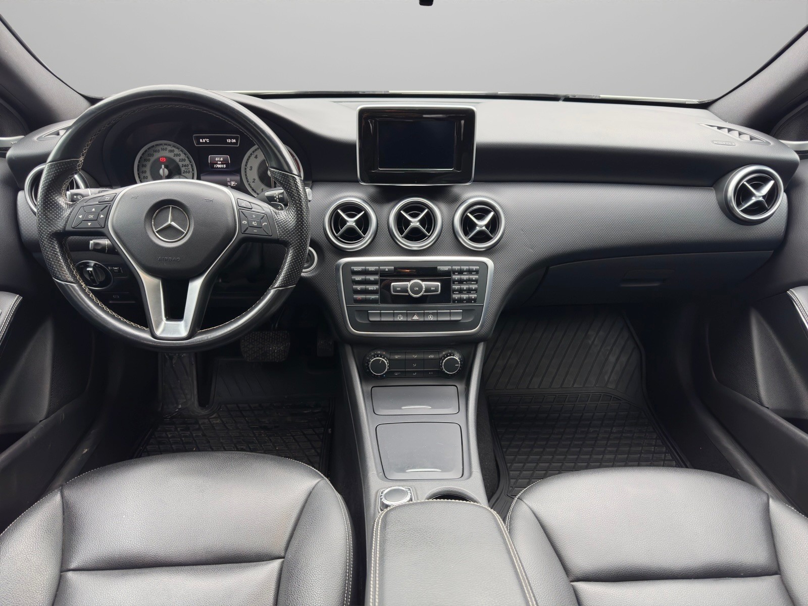 MERCEDES-BENZ A 220 Urban 4Matic 7G-DCT-image-8