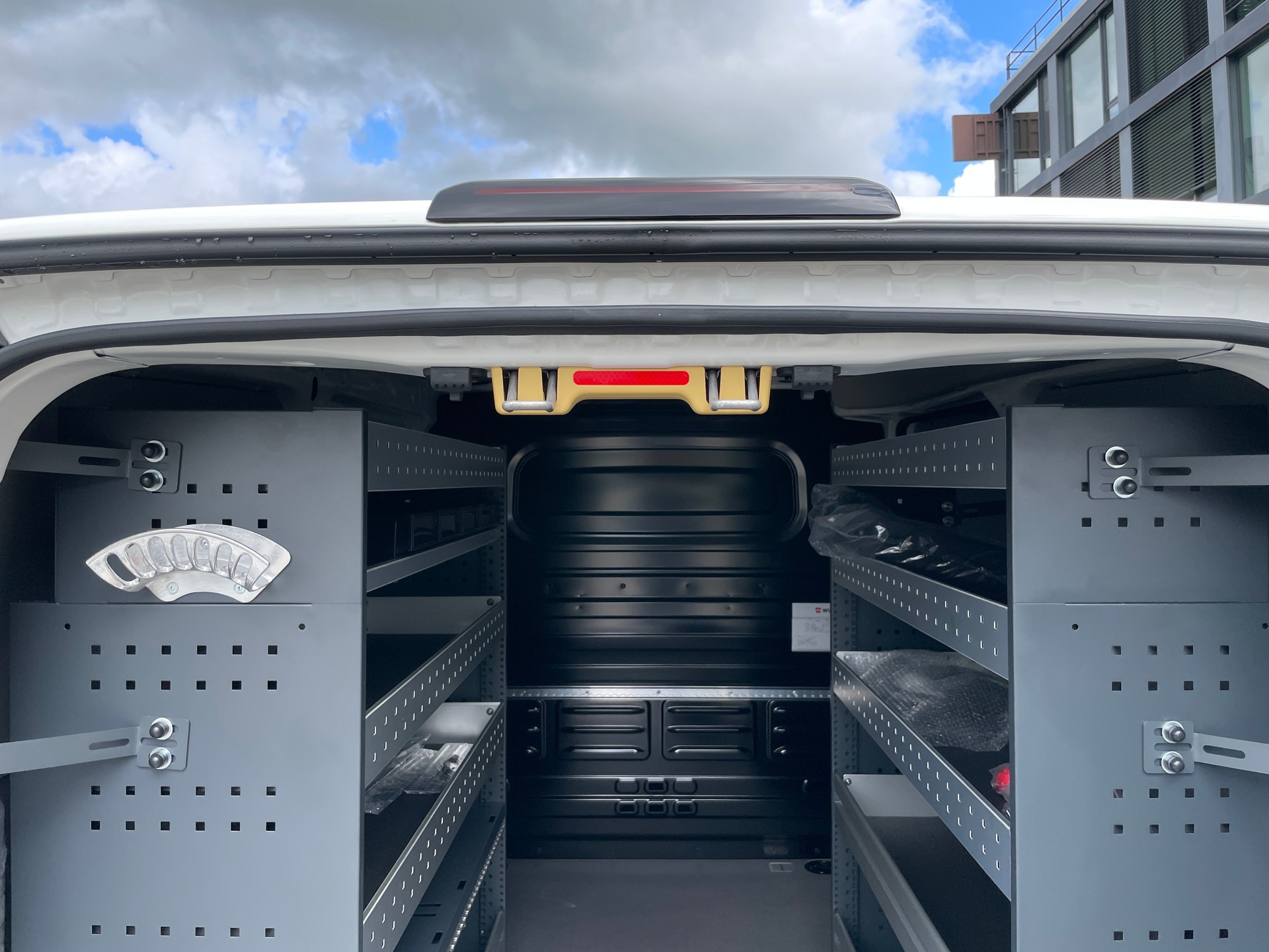 KIA PV5 Cargo 71.2 kWh Plus Würth EDITION Handwerkerausbau-image-21