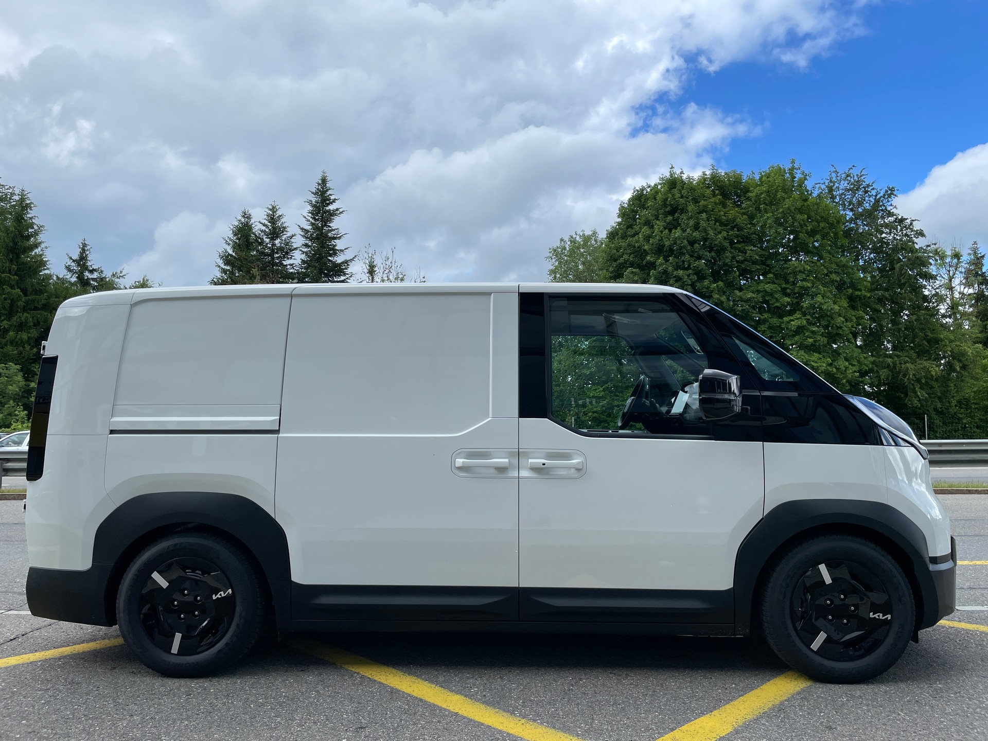KIA PV5 Cargo 71.2 kWh Plus Würth EDITION Handwerkerausbau-showroom-element-3