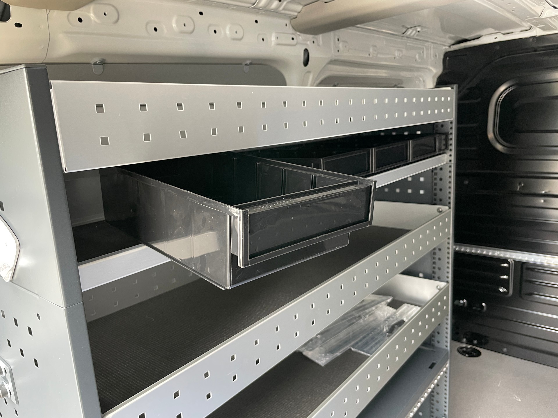 KIA PV5 Cargo 71.2 kWh Plus Würth EDITION Handwerkerausbau-image-18