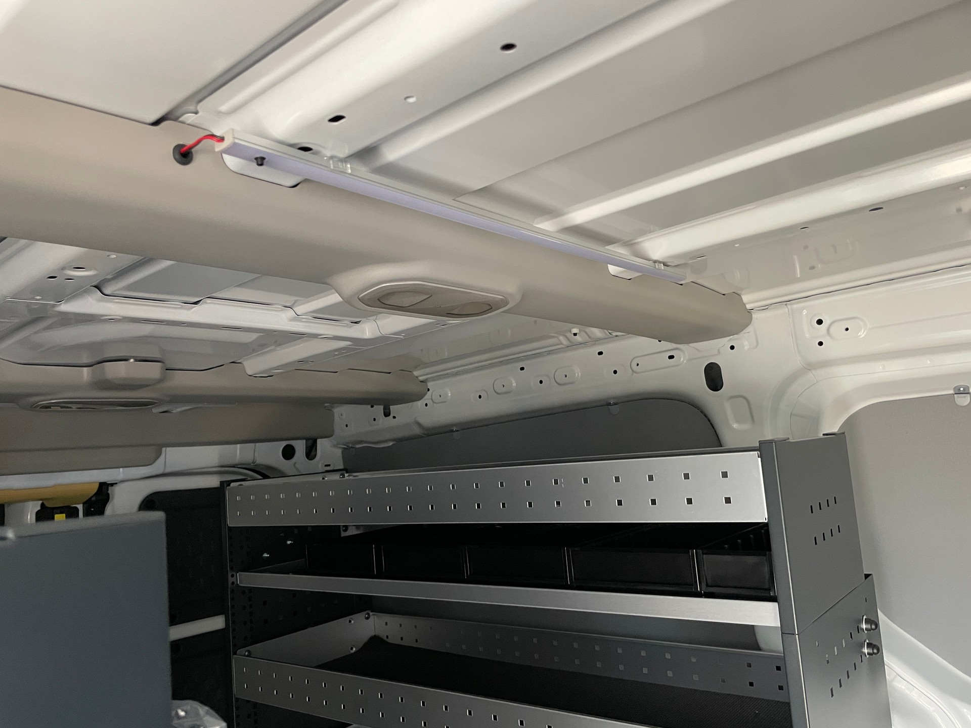KIA PV5 Cargo 71.2 kWh Plus Würth EDITION Handwerkerausbau-image-8