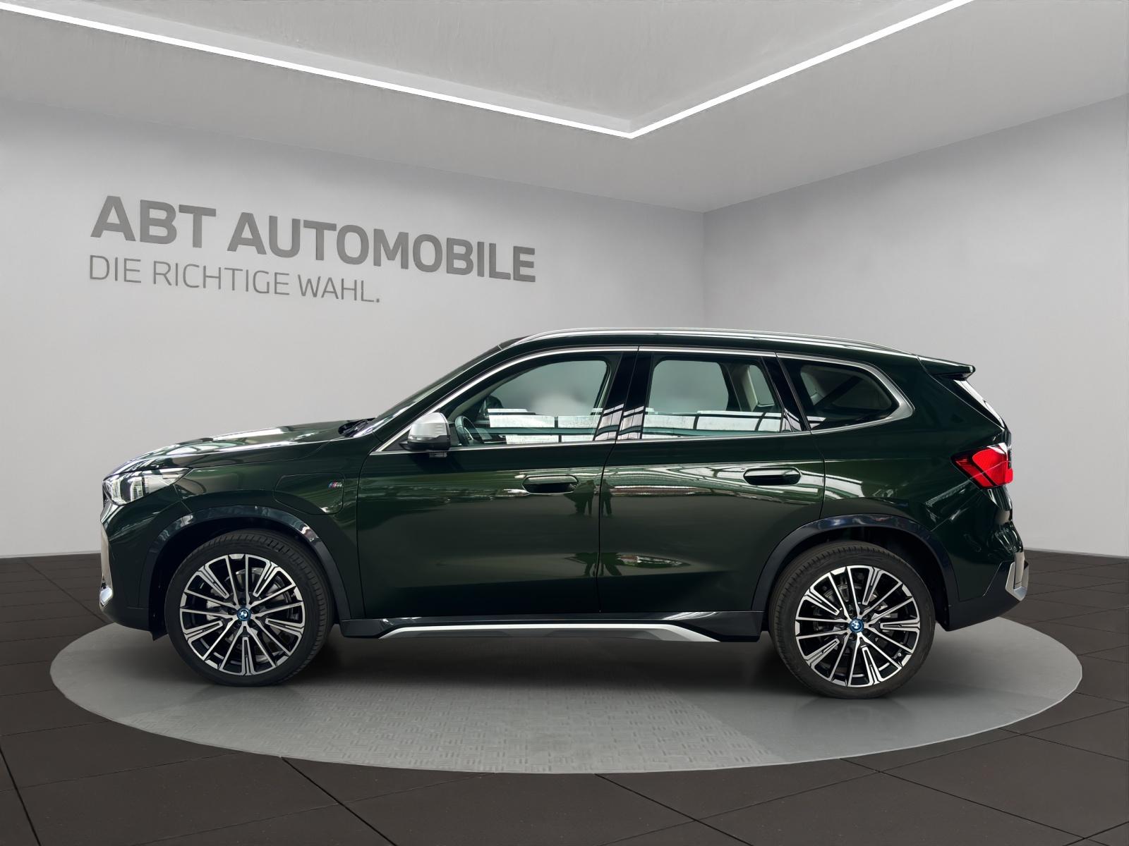 BMW X1 30e xDrive-showroom-element-3