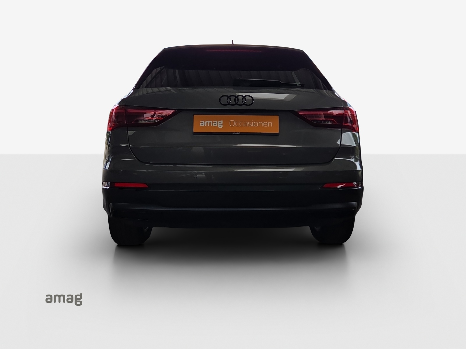 AUDI Q3 35 TFSI advanced Attraction S-tronic-showroom-element-3