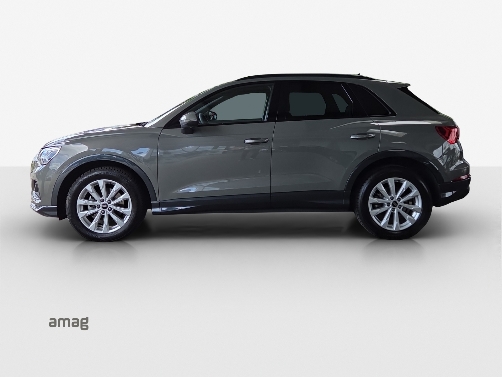 AUDI Q3 35 TFSI advanced Attraction S-tronic-showroom-element-1