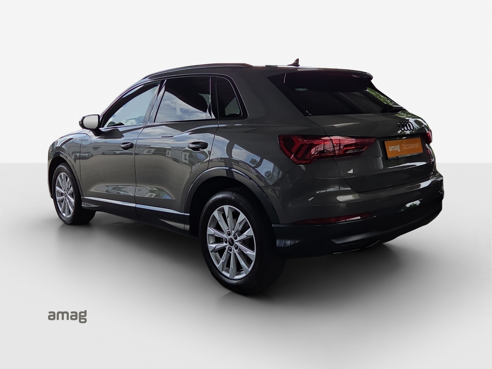 AUDI Q3 35 TFSI advanced Attraction S-tronic-showroom-element-2