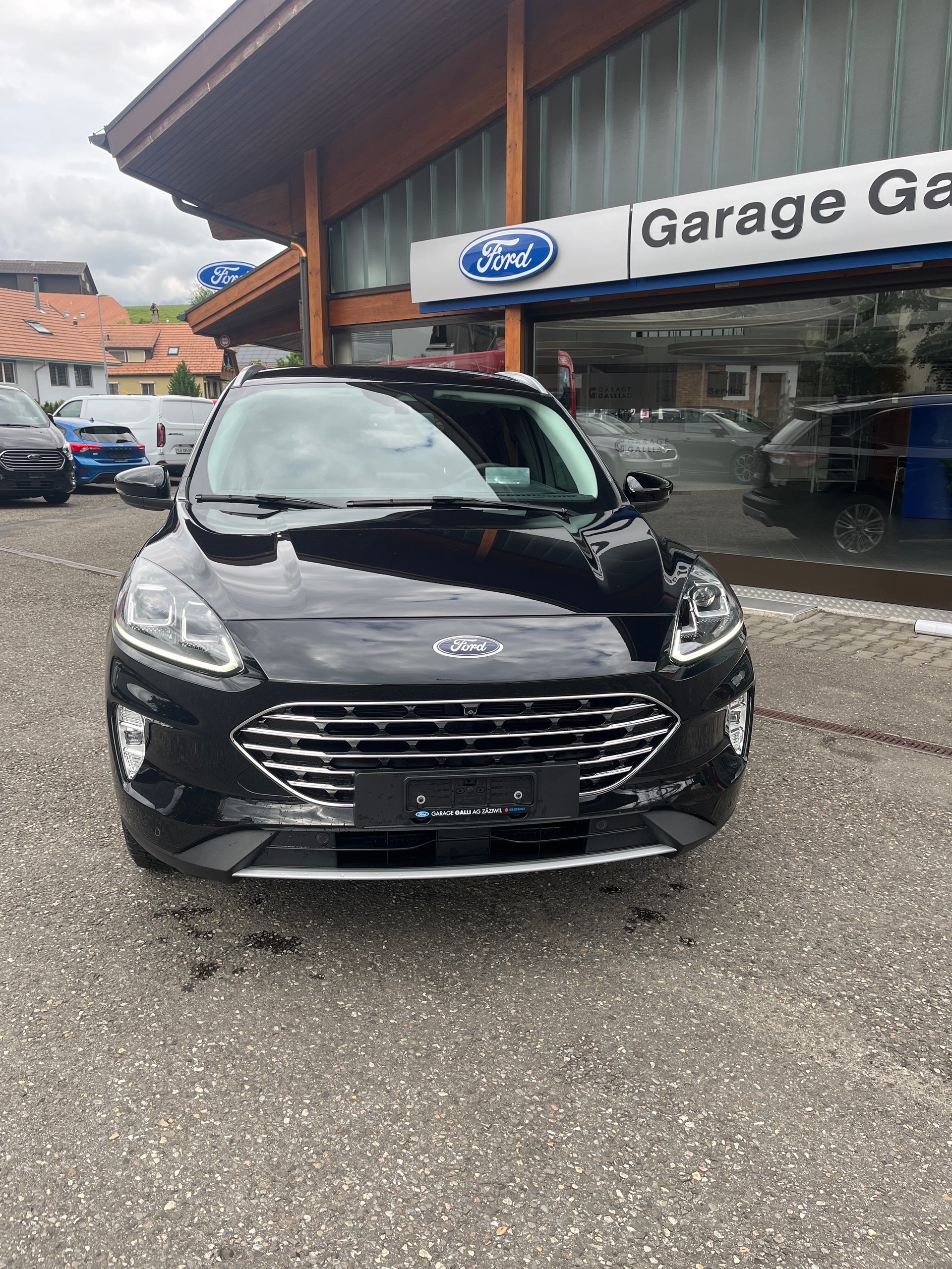 FORD Kuga 2.5 FHEV Titanium X 4WD-showroom-element-1