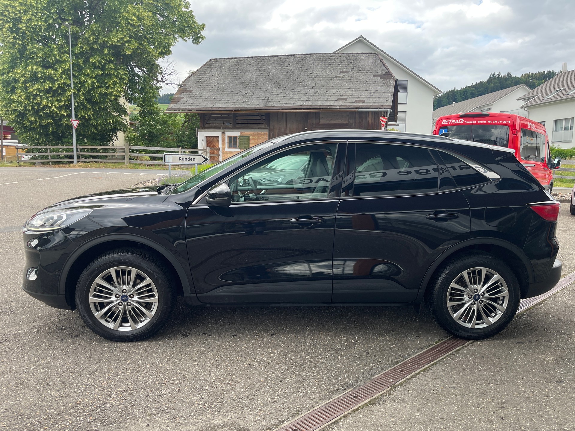 FORD Kuga 2.5 FHEV Titanium X 4WD-showroom-element-3