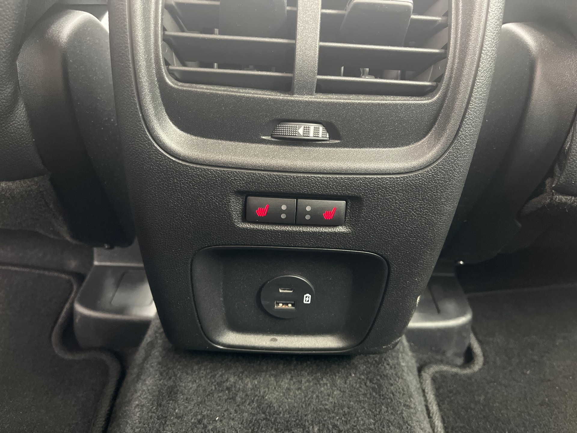 FORD Kuga 2.5 FHEV Titanium X 4WD-image-10