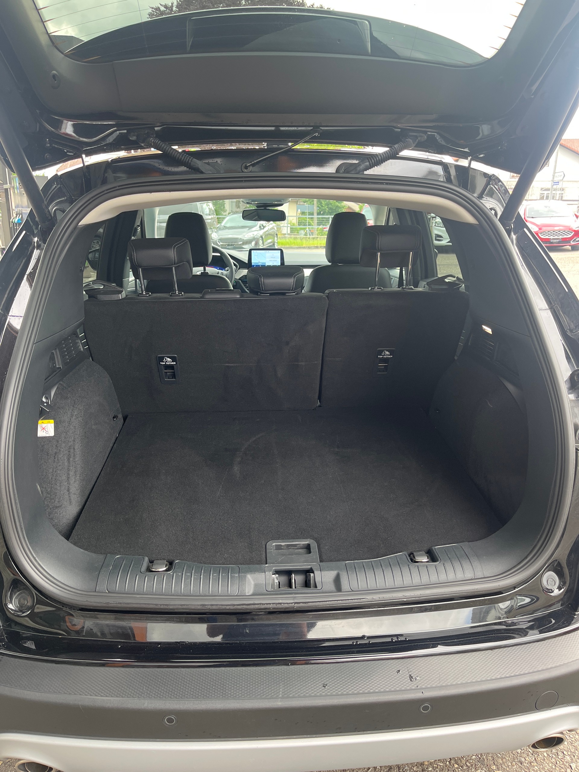 FORD Kuga 2.5 FHEV Titanium X 4WD-image-8