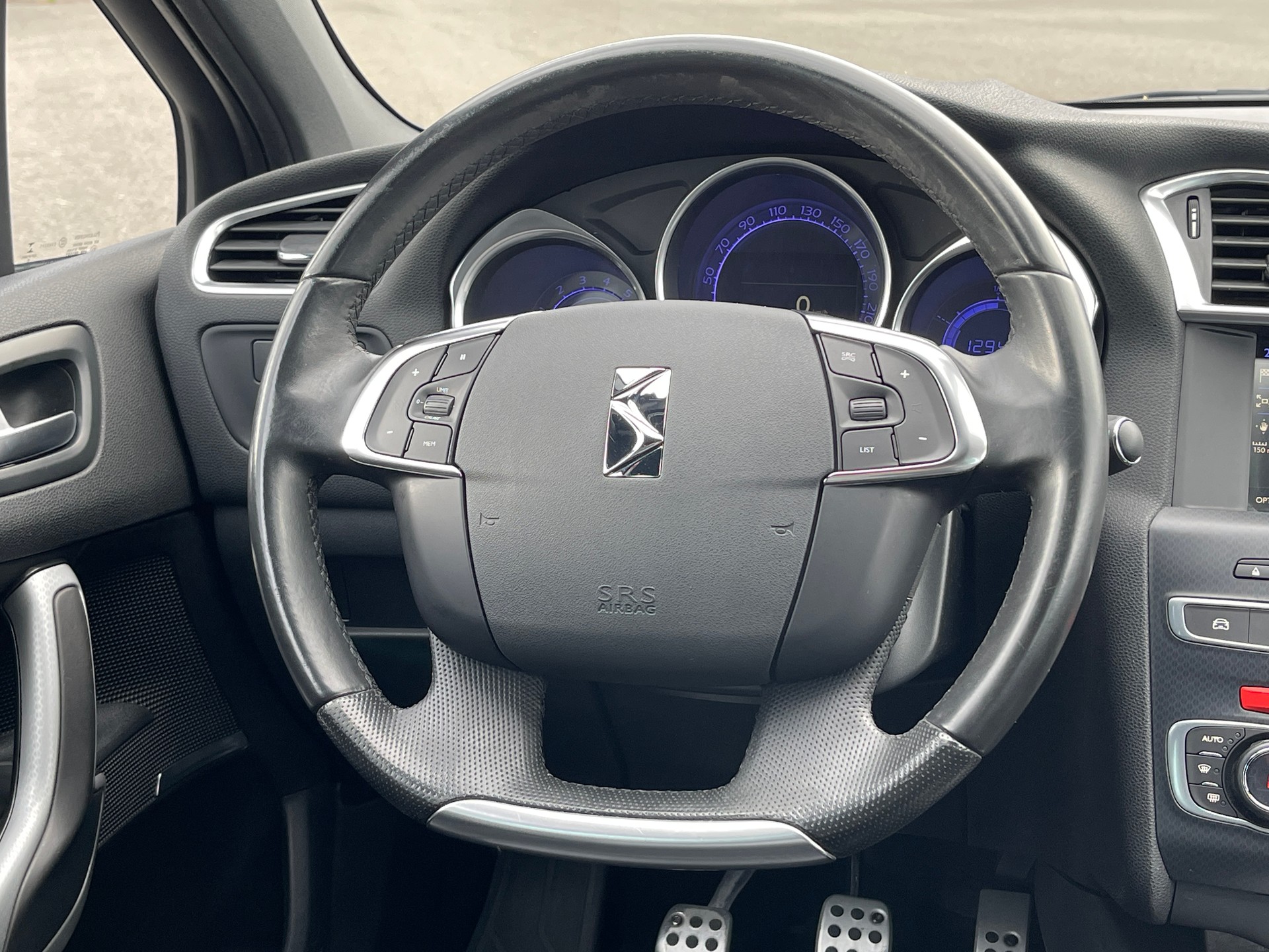 DS AUTOMOBILES DS 4 1.2 Pure Tech Faubourg Addict-image-8