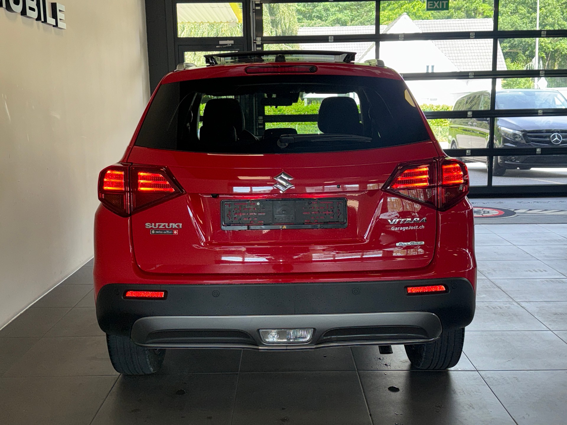 SUZUKI Vitara 1.4 Boosterjet Compact Top Automatic SWISS EDITION-showroom-element-3