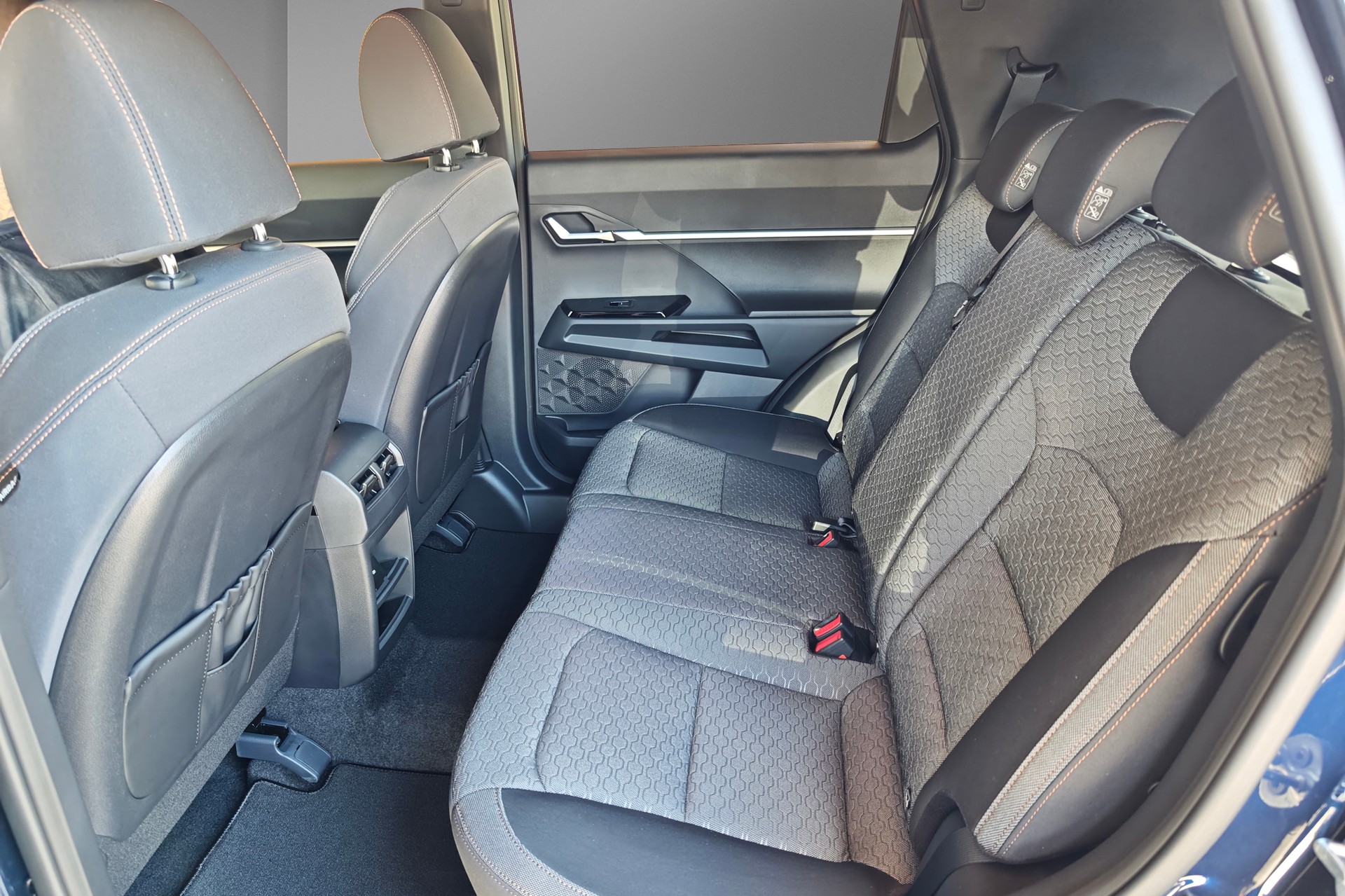 KGM-SsangYong Torres 1.5 TGDI Hybrid Platinum AT-image-11