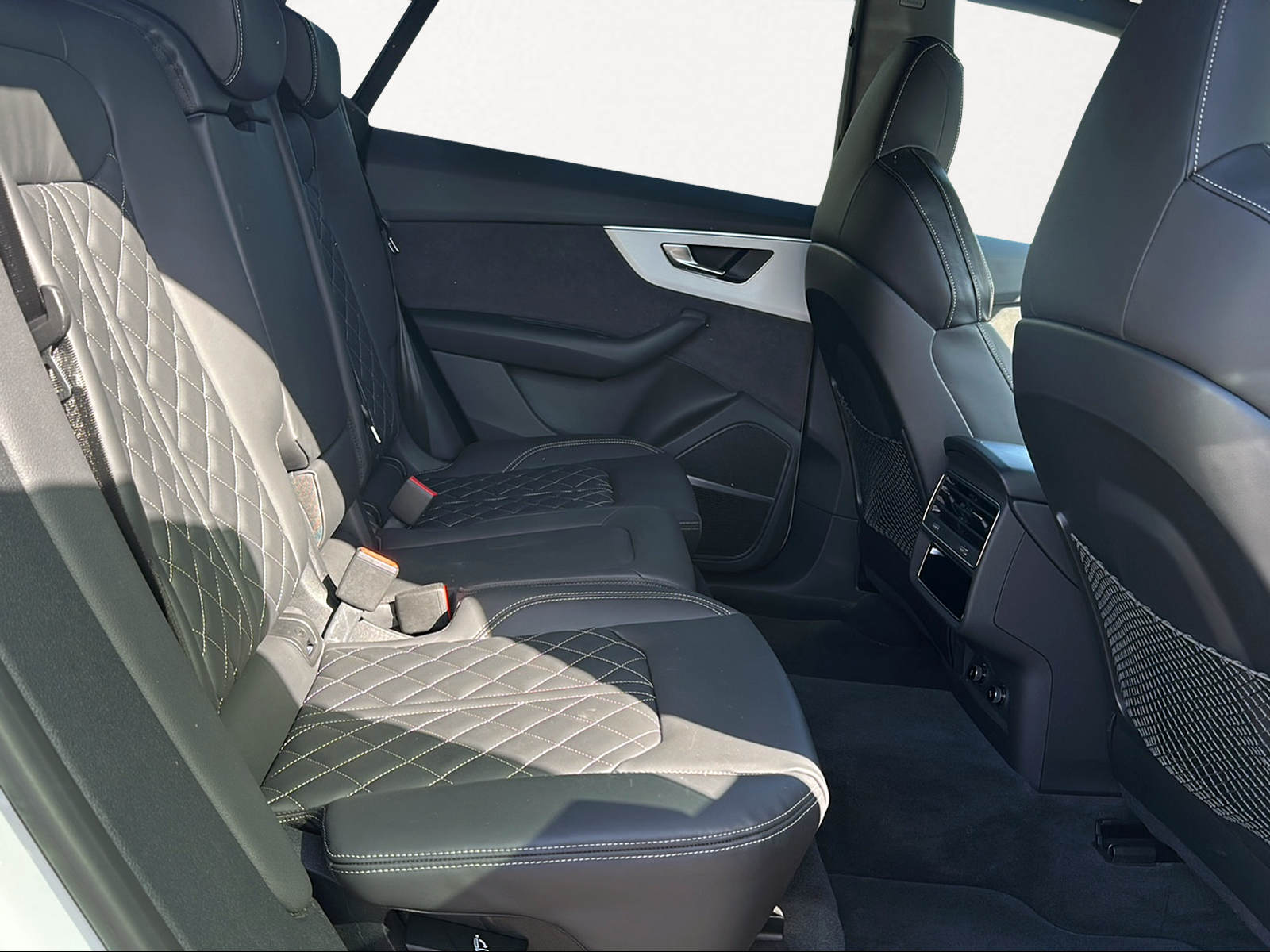 AUDI SQ8 SUV TFSI quattro tiptronic-image-7