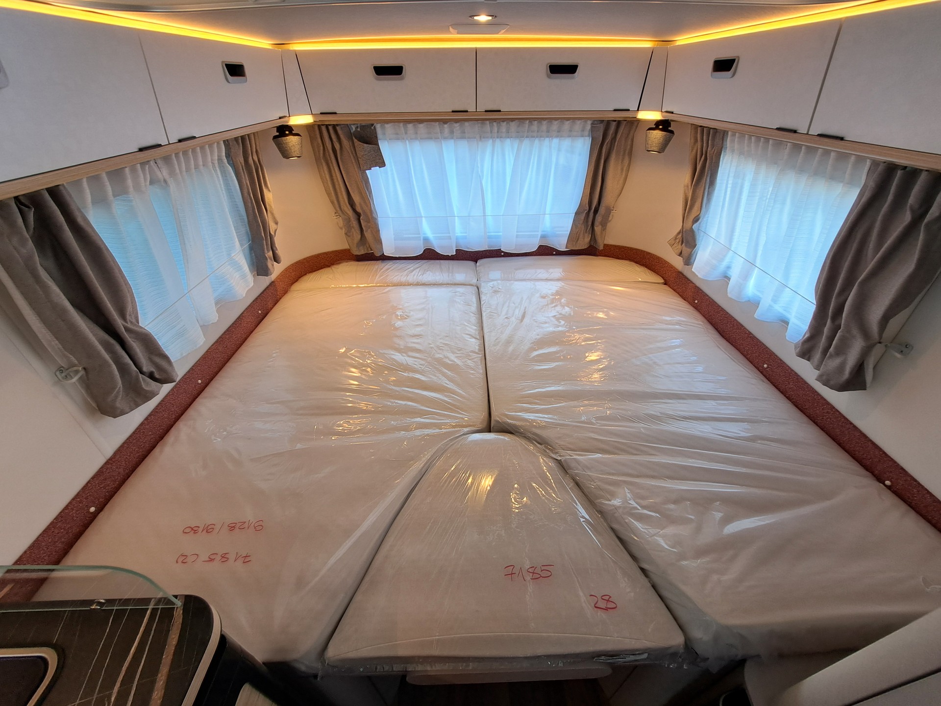 ERIBA Eriba Touring 542 Tango Red-image-6