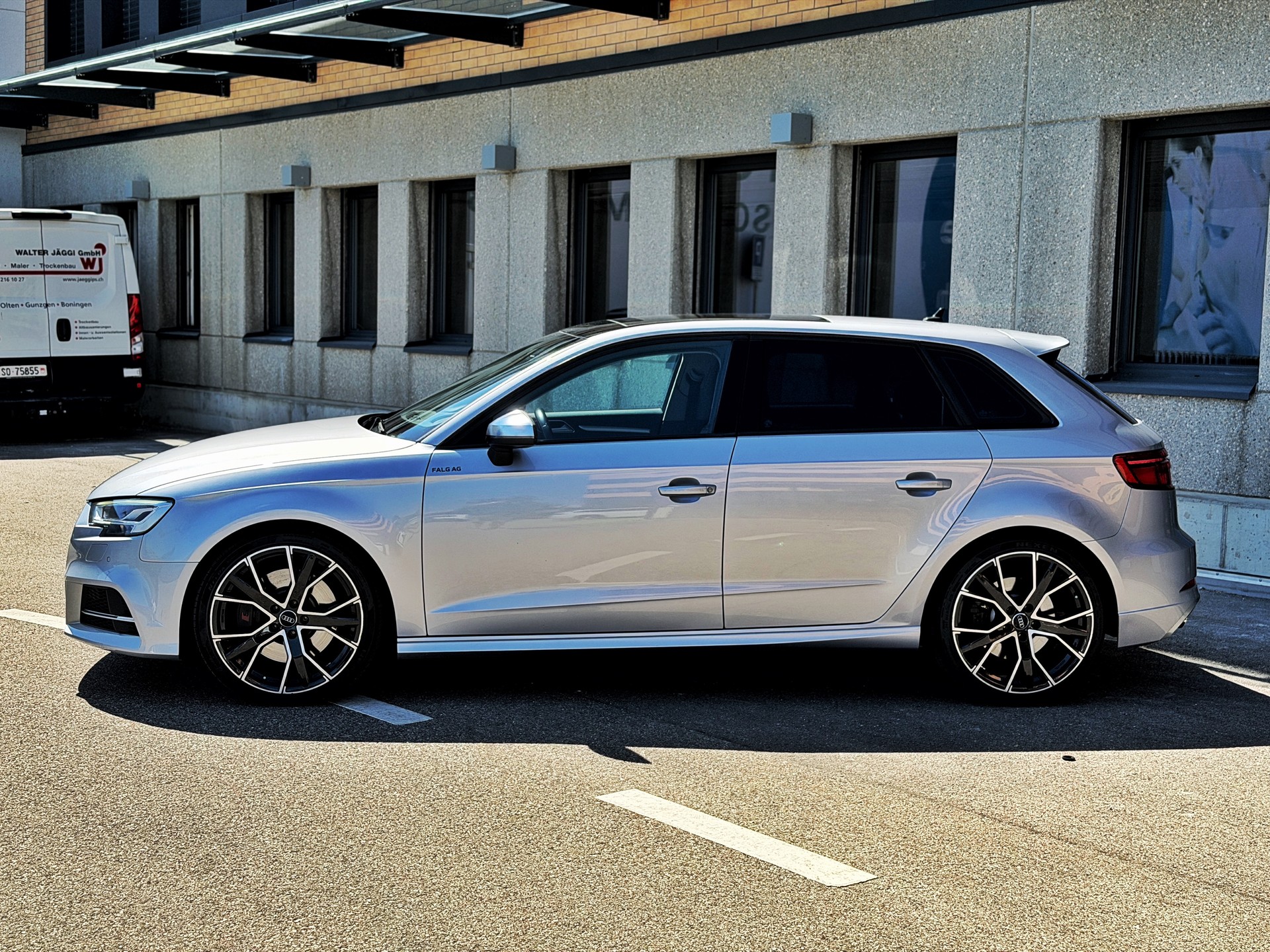 AUDI S3 Sportback 2.0 TFSI quattro S-tronic-showroom-element-1